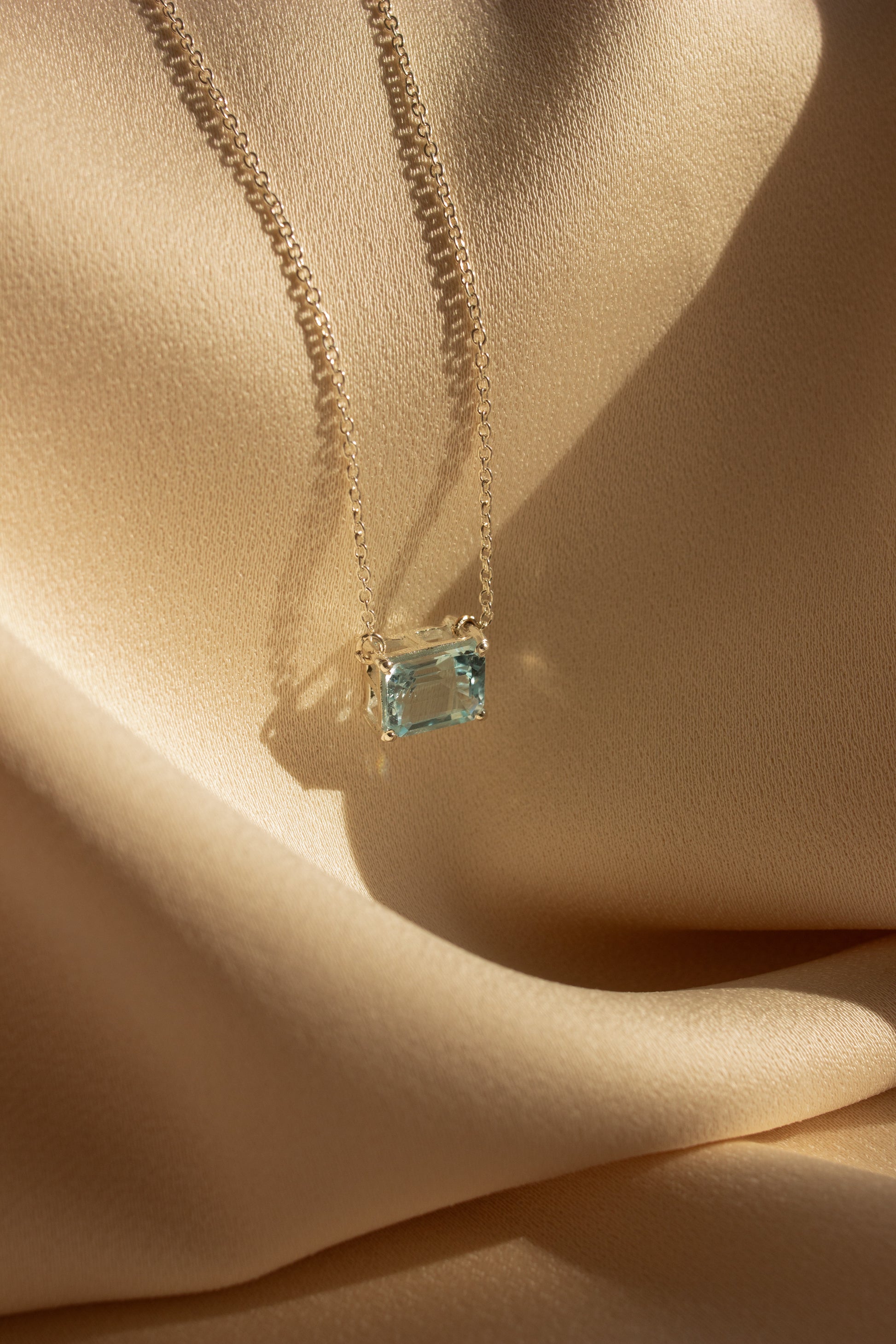 Colar Topázio Azul | Linha Prata