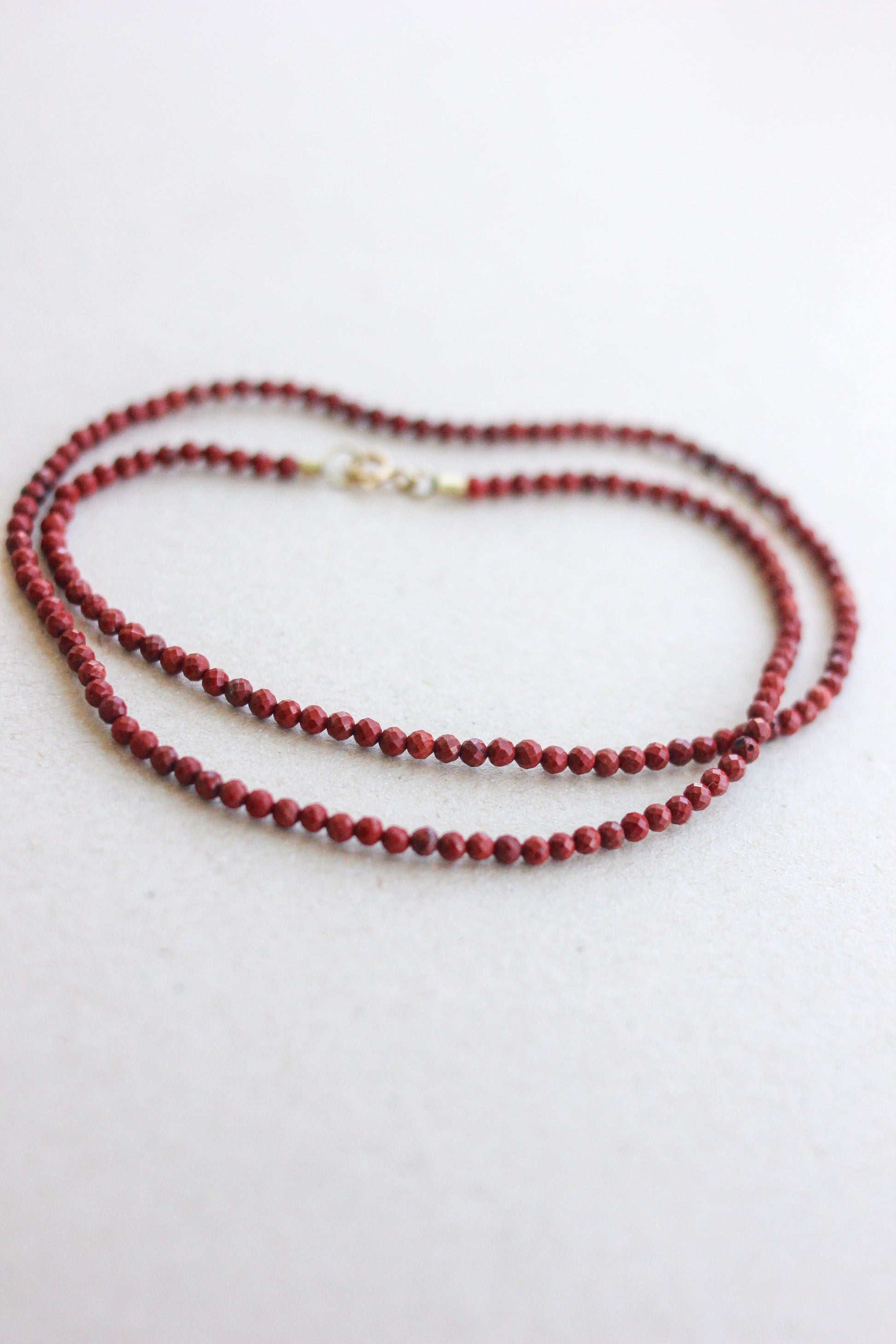 Colar em Jaspe | Linha ouro 18k