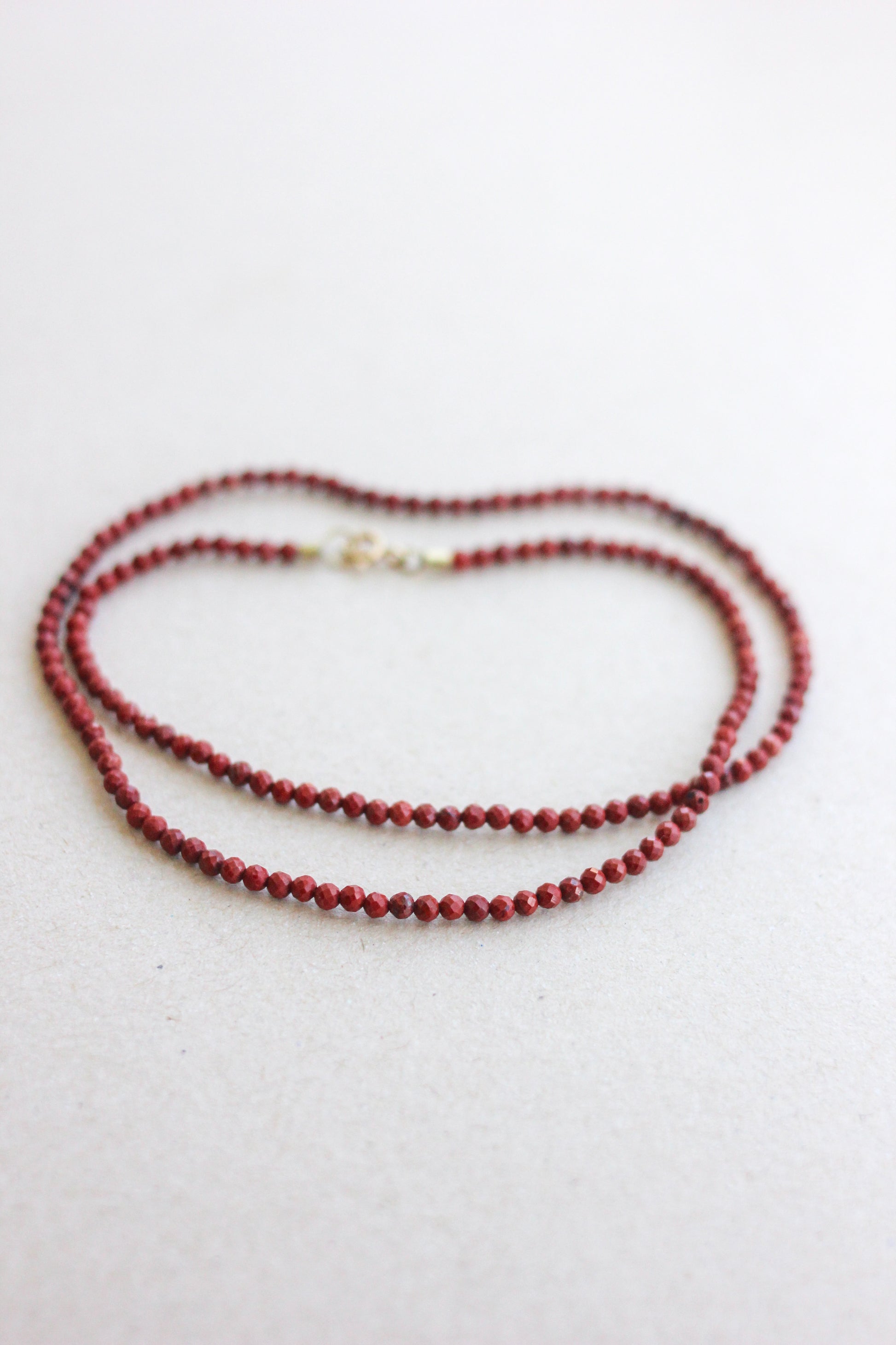 Colar em Jaspe | Linha ouro 18k