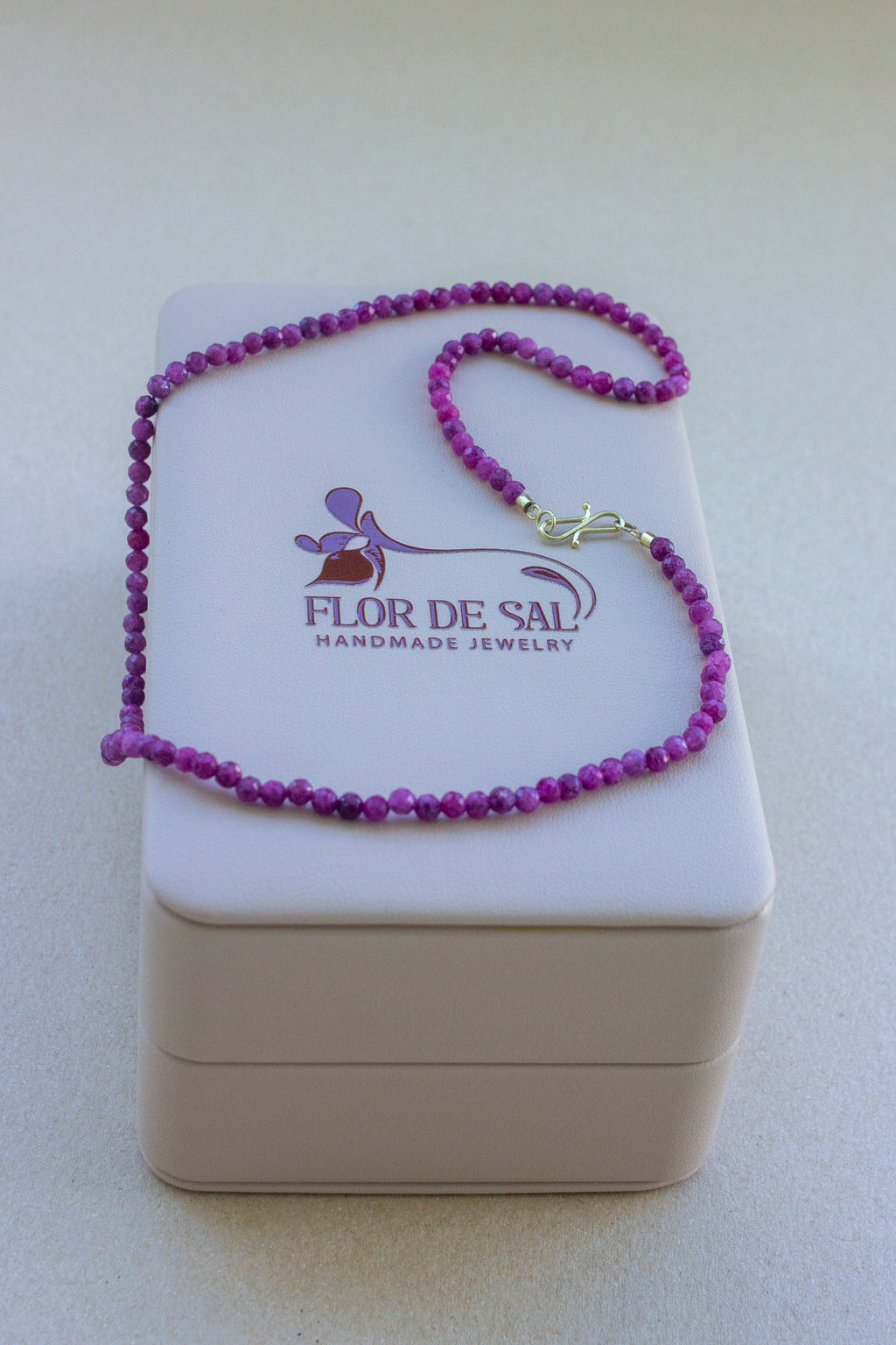 Colar Rubis | Fecho Infinito|Ouro 18k