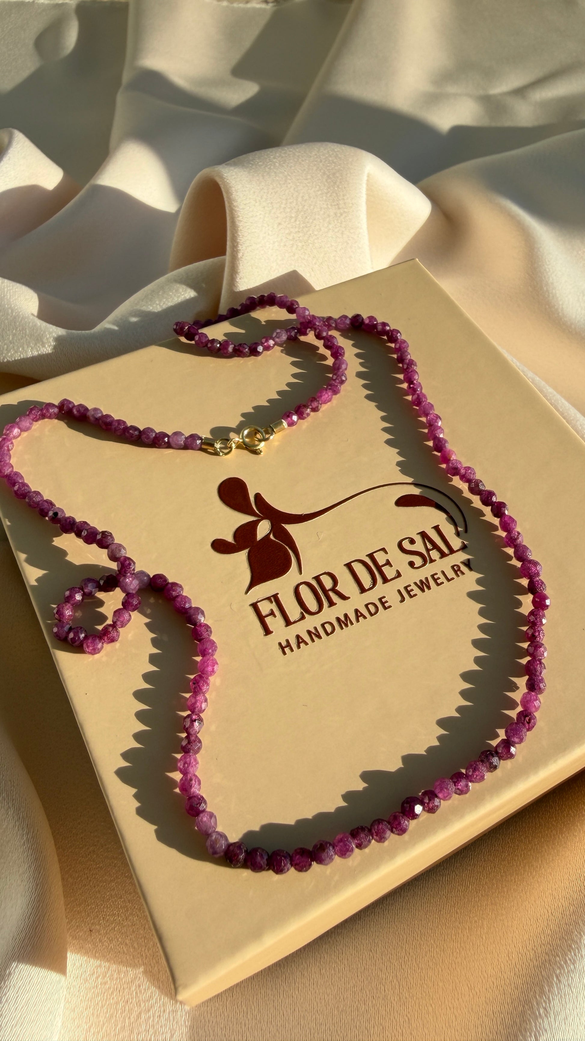 Colar Ana em Rubi 18k