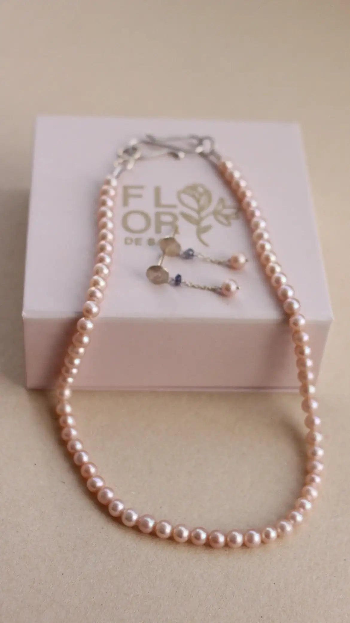 Colar Amélia Pérolas Rose | Linha Prata