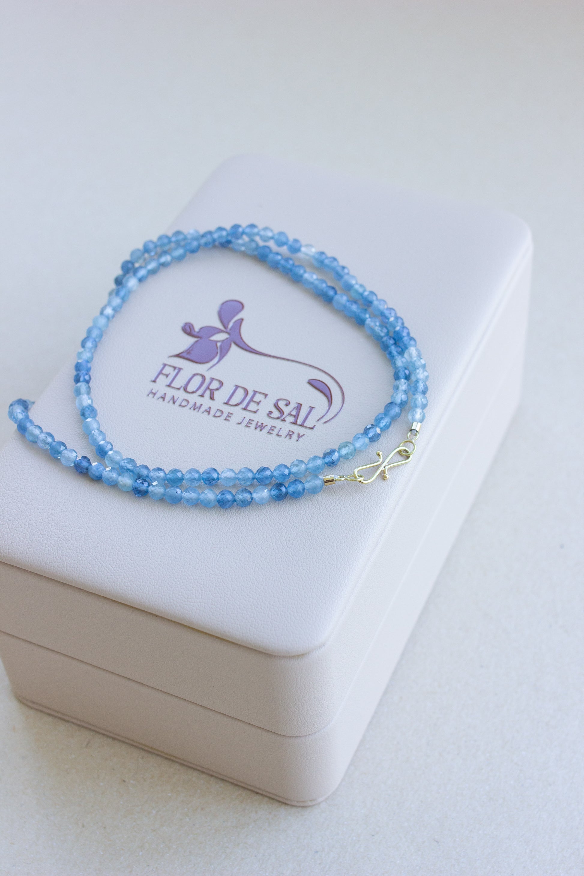 Colar Água Marinha | Fecho infinito | Ouro 18k