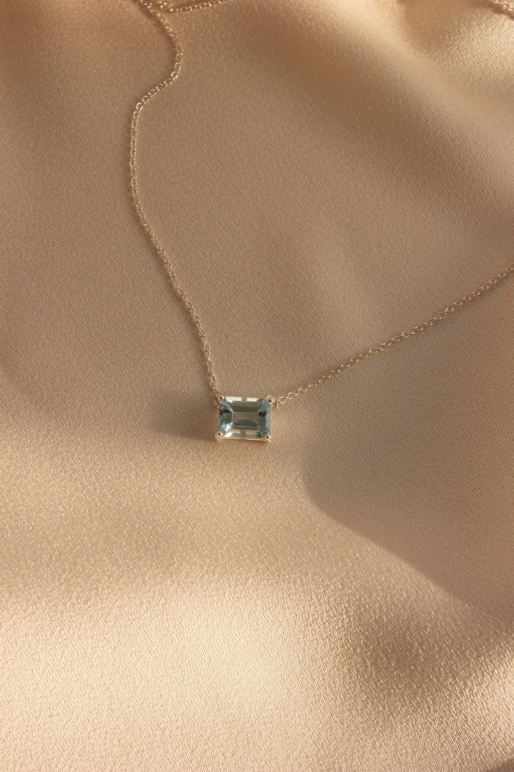 Colar Topázio Azul | Linha Prata