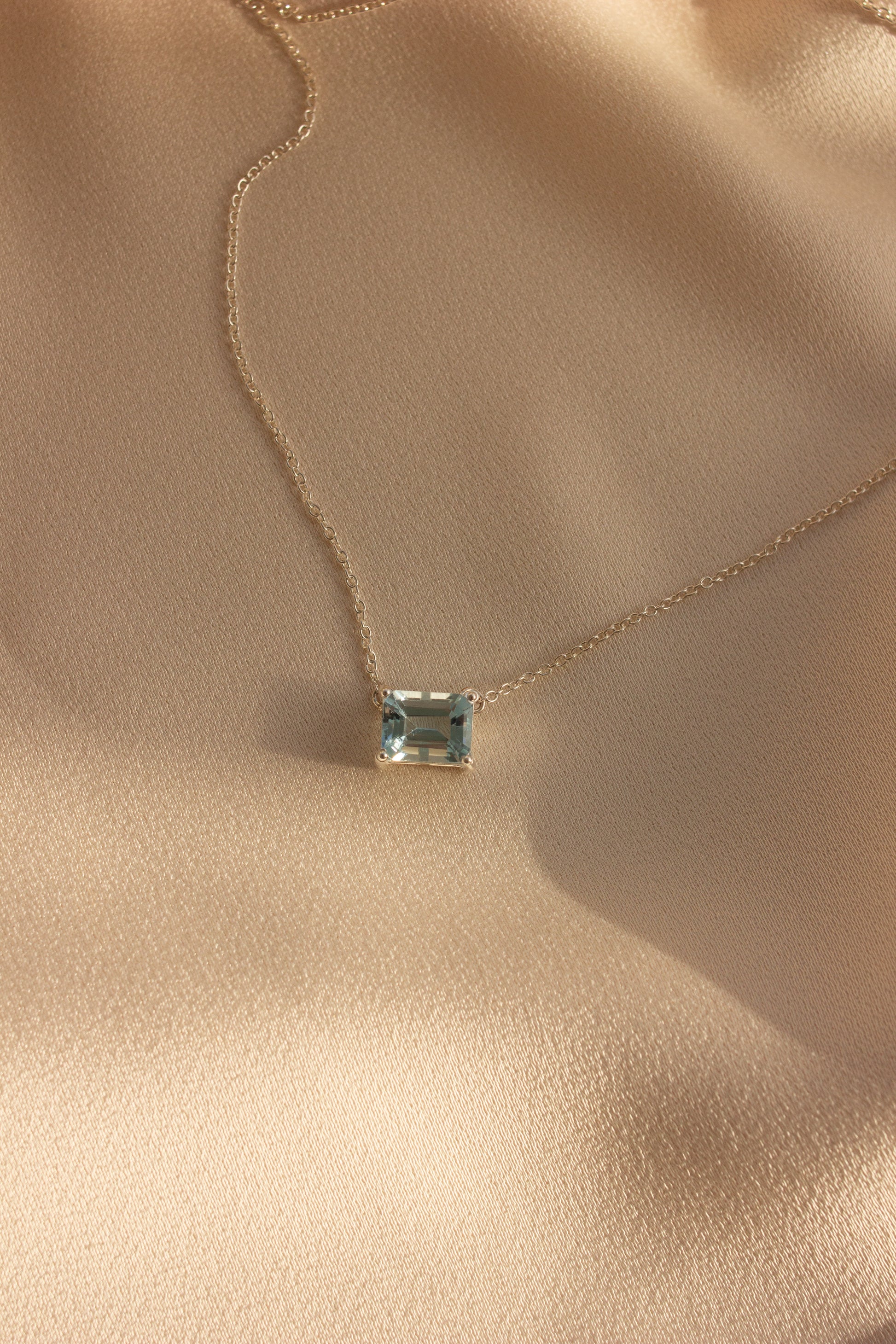 Colar Topázio Azul | Linha Prata