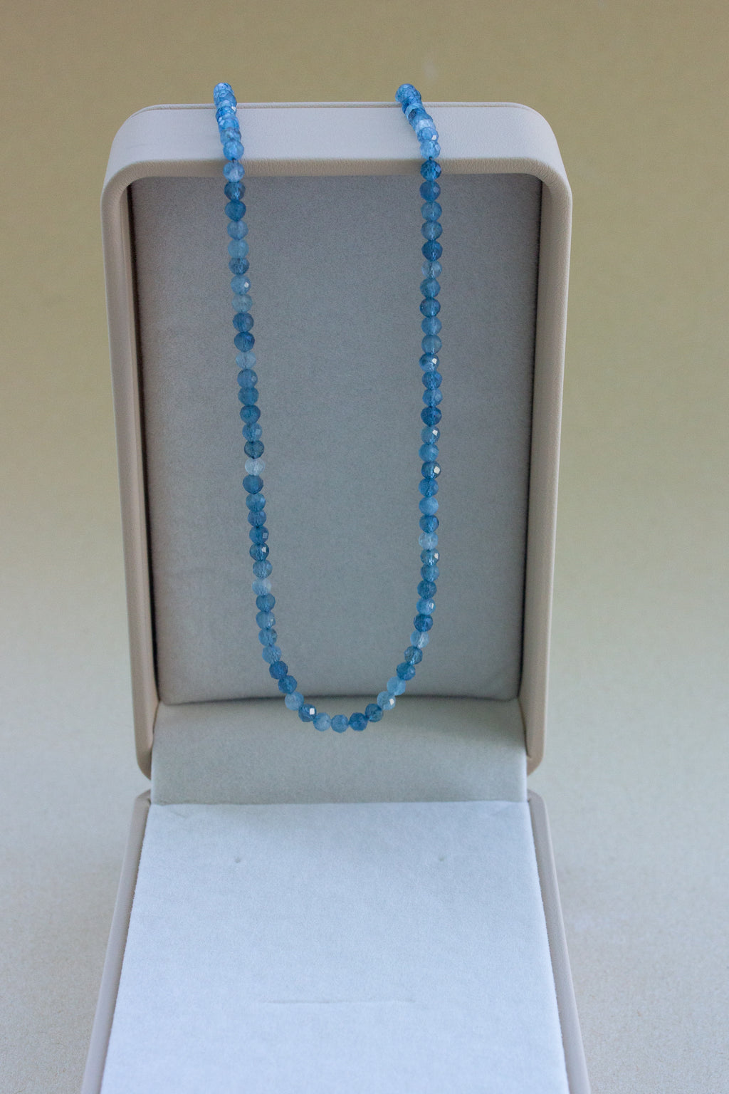 Colar Água Marinha | Fecho infinito | Ouro 18k