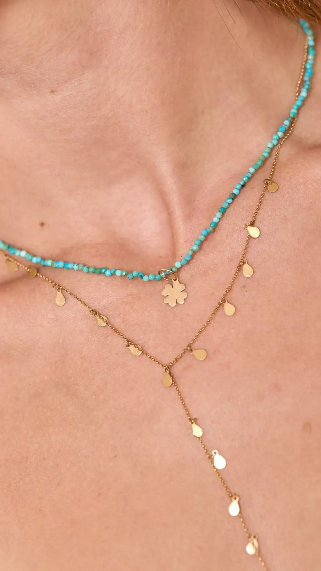 Colar em Turquesa acabamento em ouro 18k