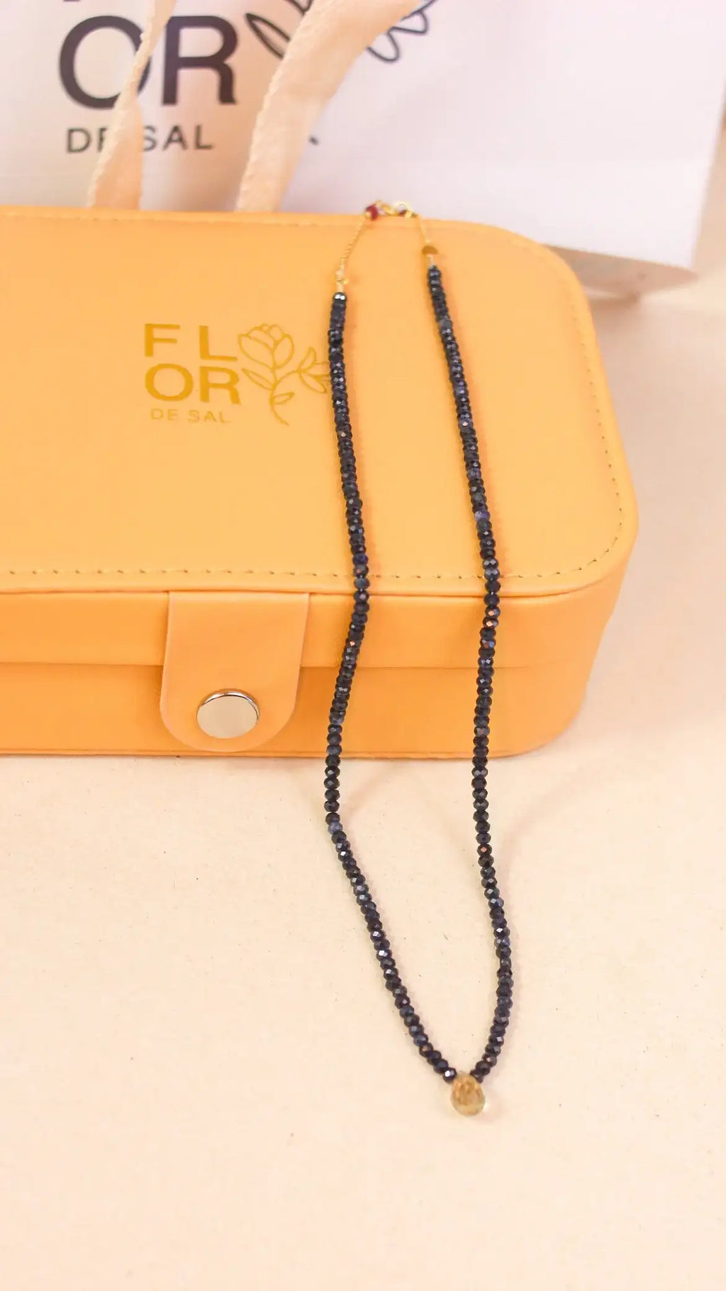 Colar em Safiras com Gota facetada | ouro 18k