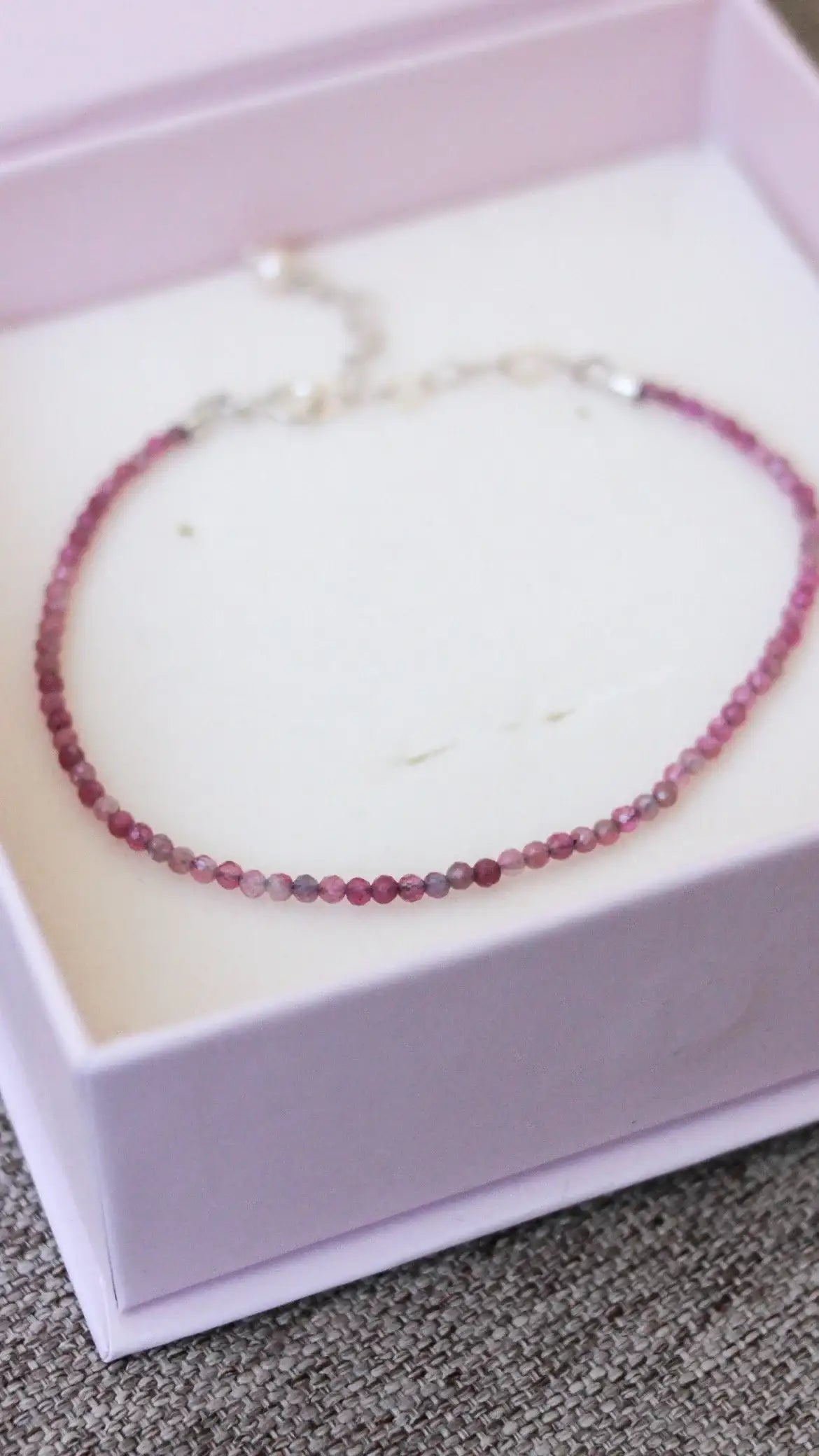 Pulseira charme em Turmalina Rosa