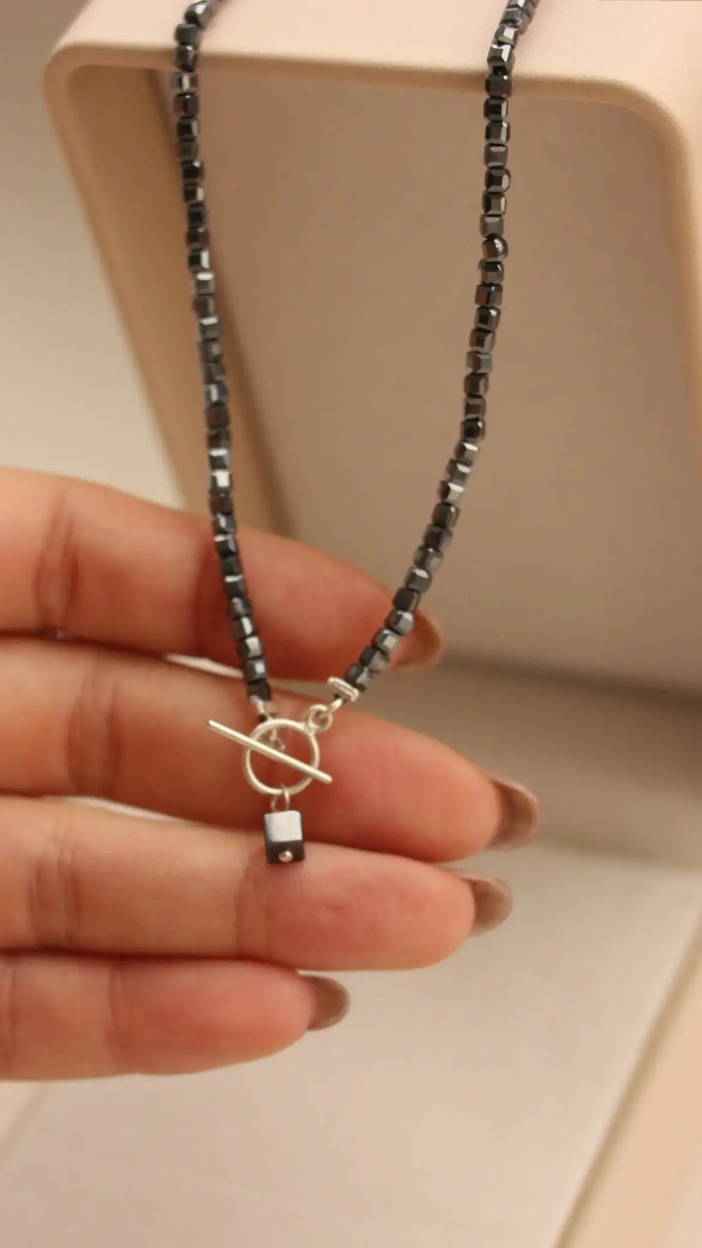 Colar Luz do Luar | Hematitas | linha Prata 950