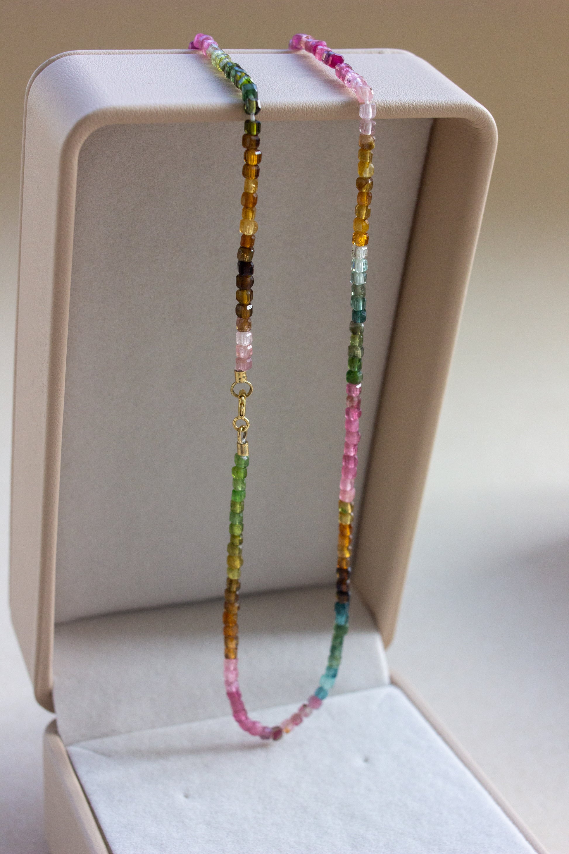 Colar em Turmalina lapidação Cubo | ouro 18k