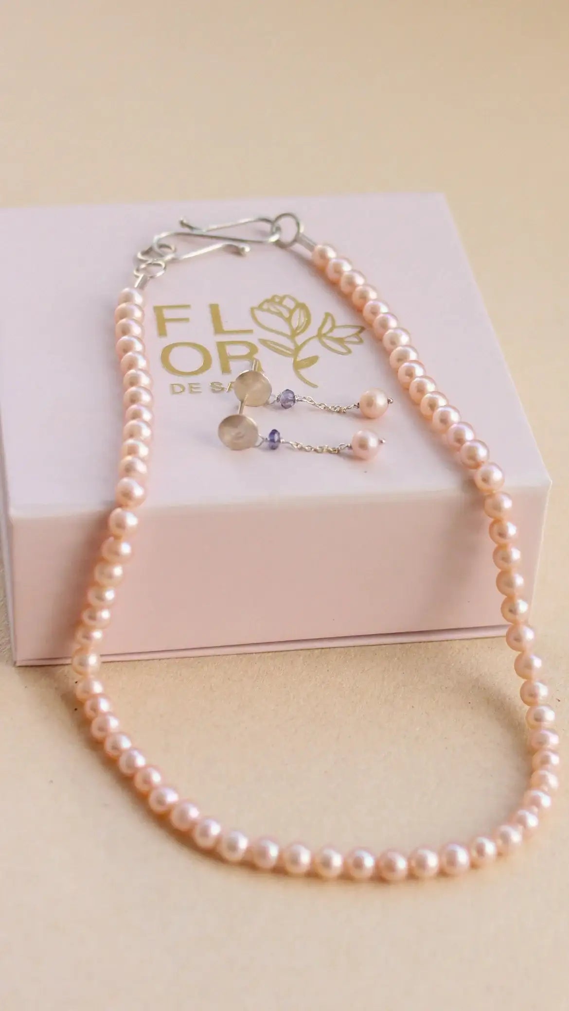 Colar Amélia Pérolas Rose | Linha Prata