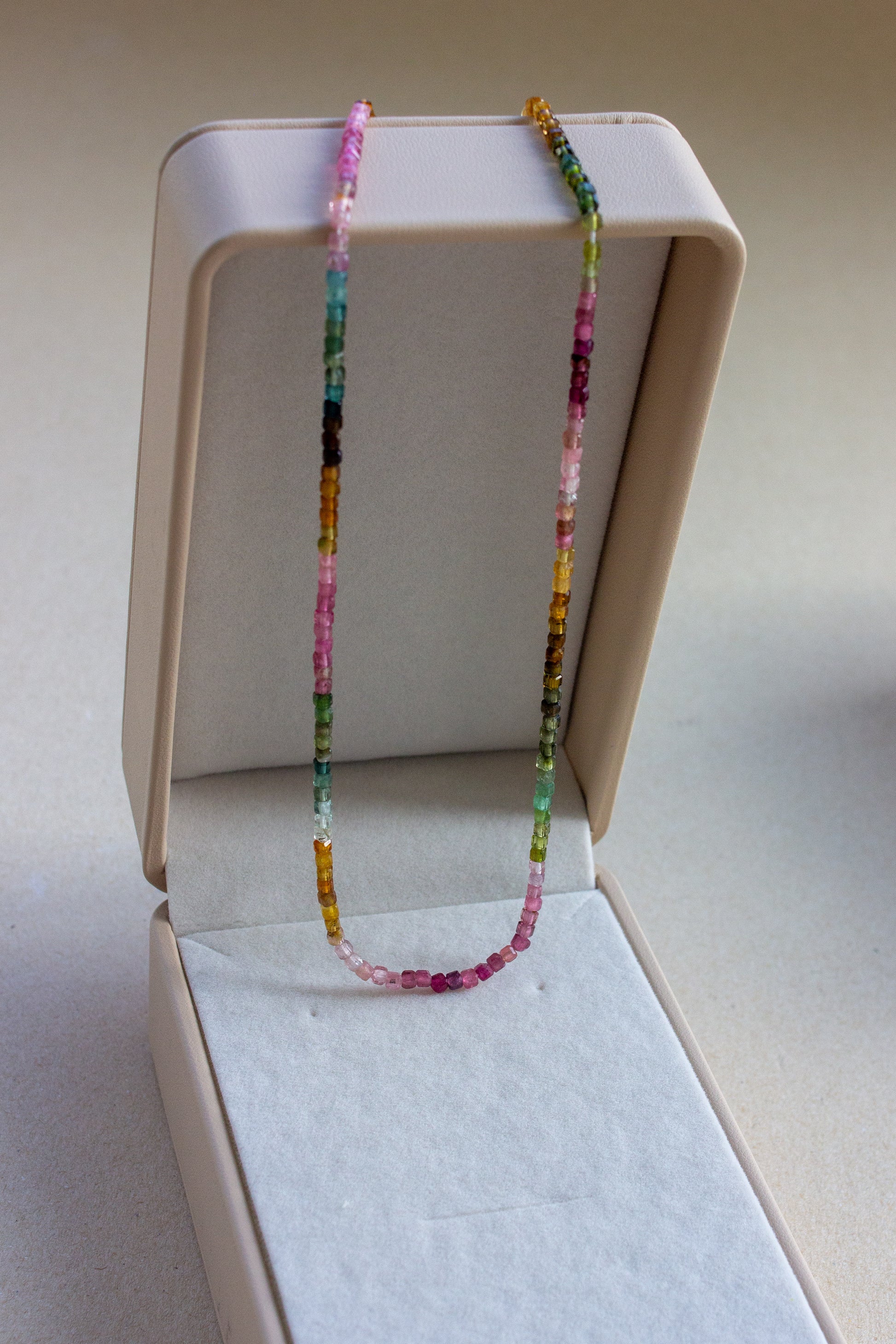 Colar em Turmalina lapidação Cubo | ouro 18k