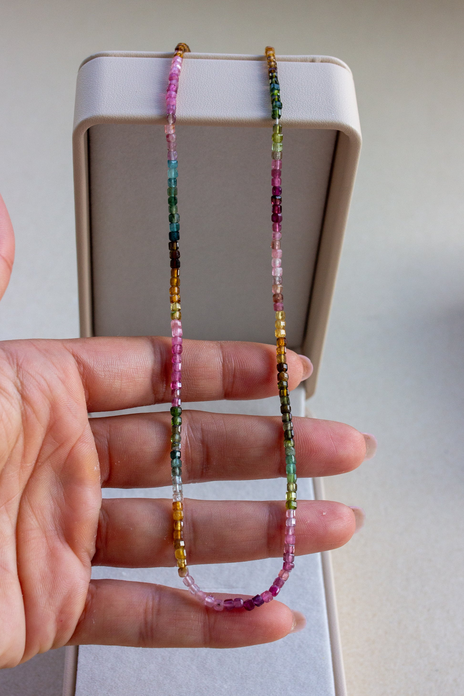 Colar em Turmalina lapidação Cubo | ouro 18k