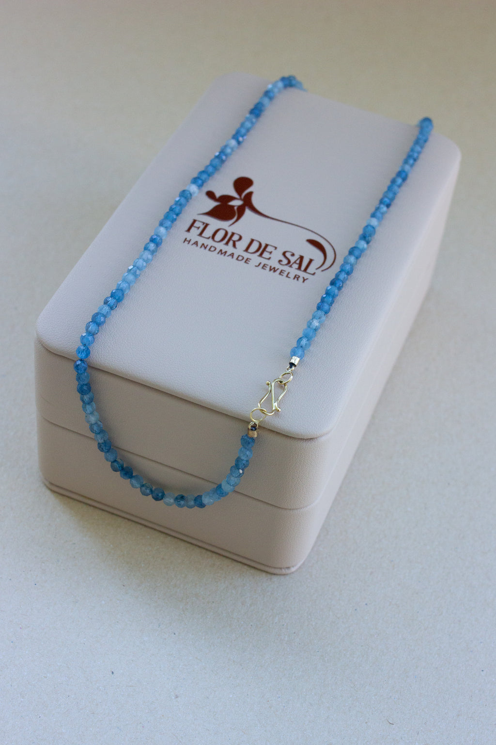 Colar Água Marinha | Fecho infinito | Ouro 18k