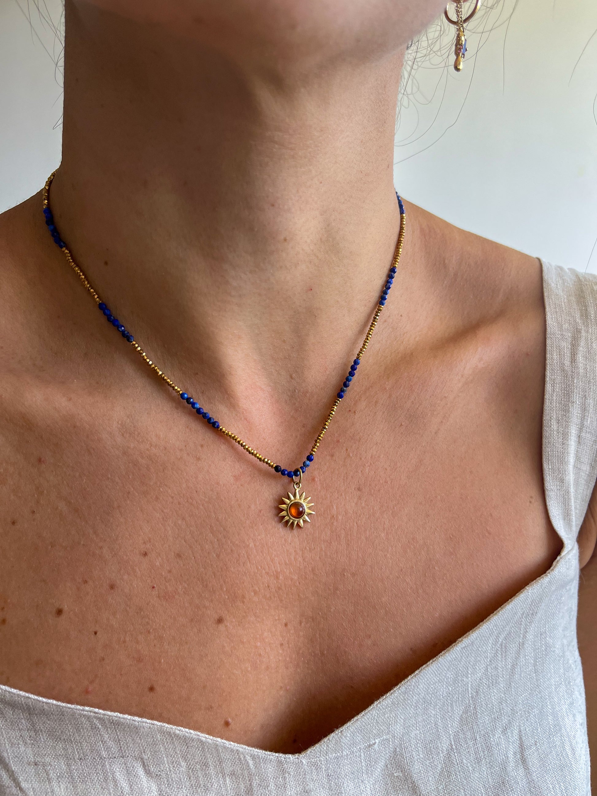 Colar Sodalita + Hematitas | linha ouro 18k