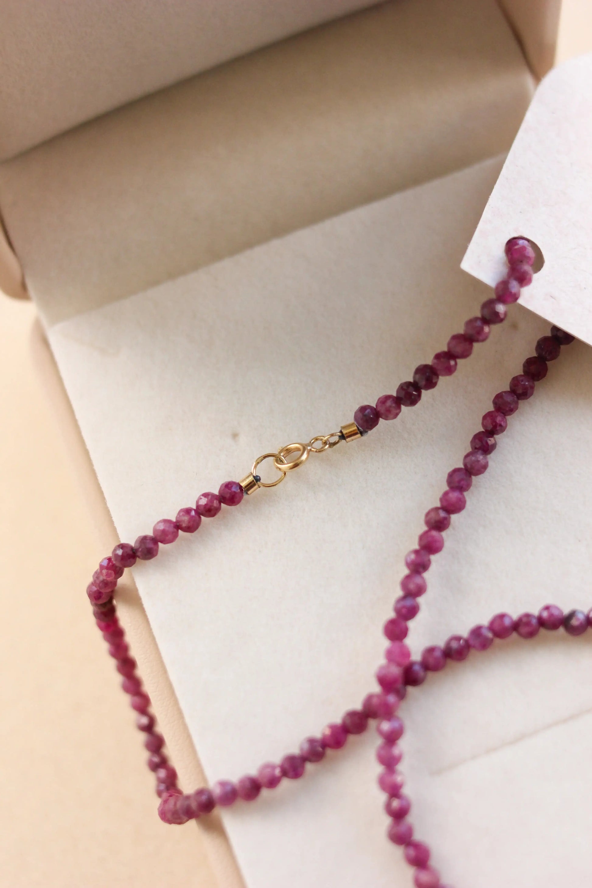 Colar Ana em Rubi 18k