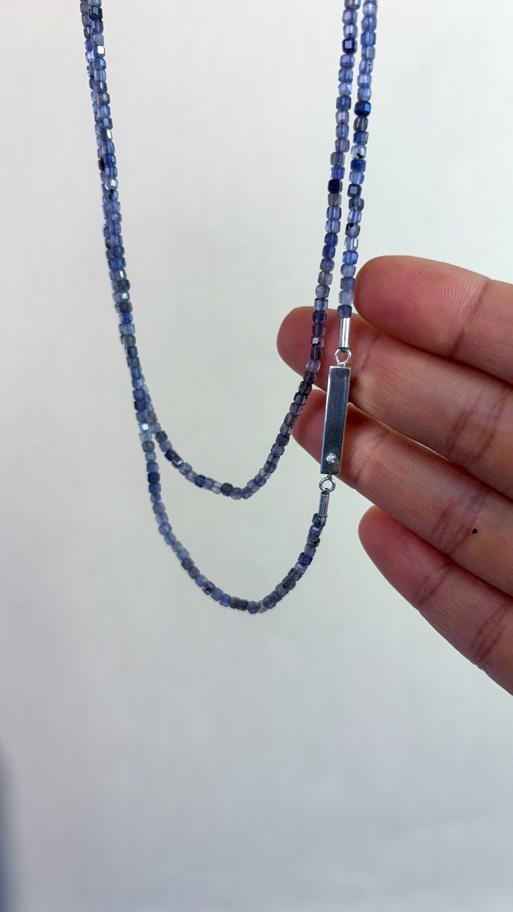 Colar em Iolitas| Fecho Joia com Diamante