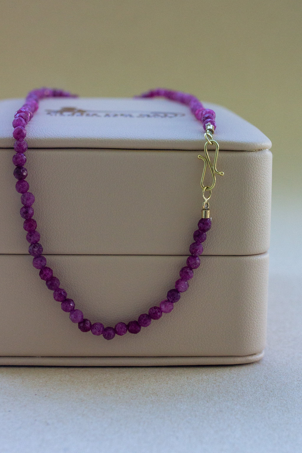 Colar Rubis | Fecho Infinito|Ouro 18k