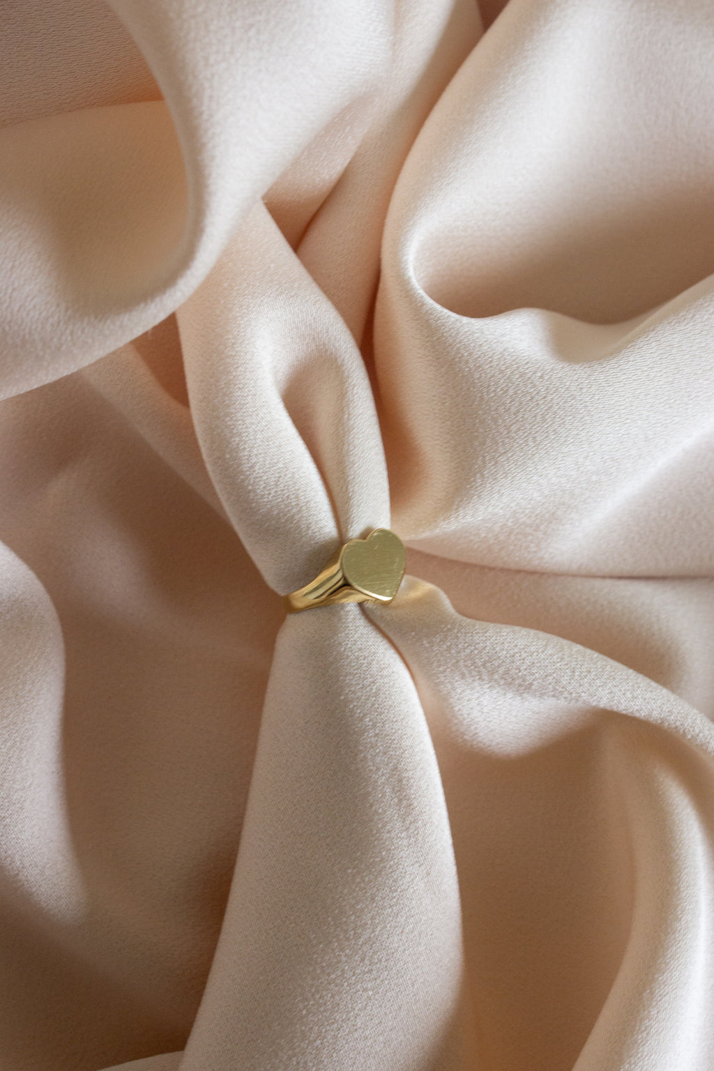 Anel Coração Dedinho | Ouro 18k