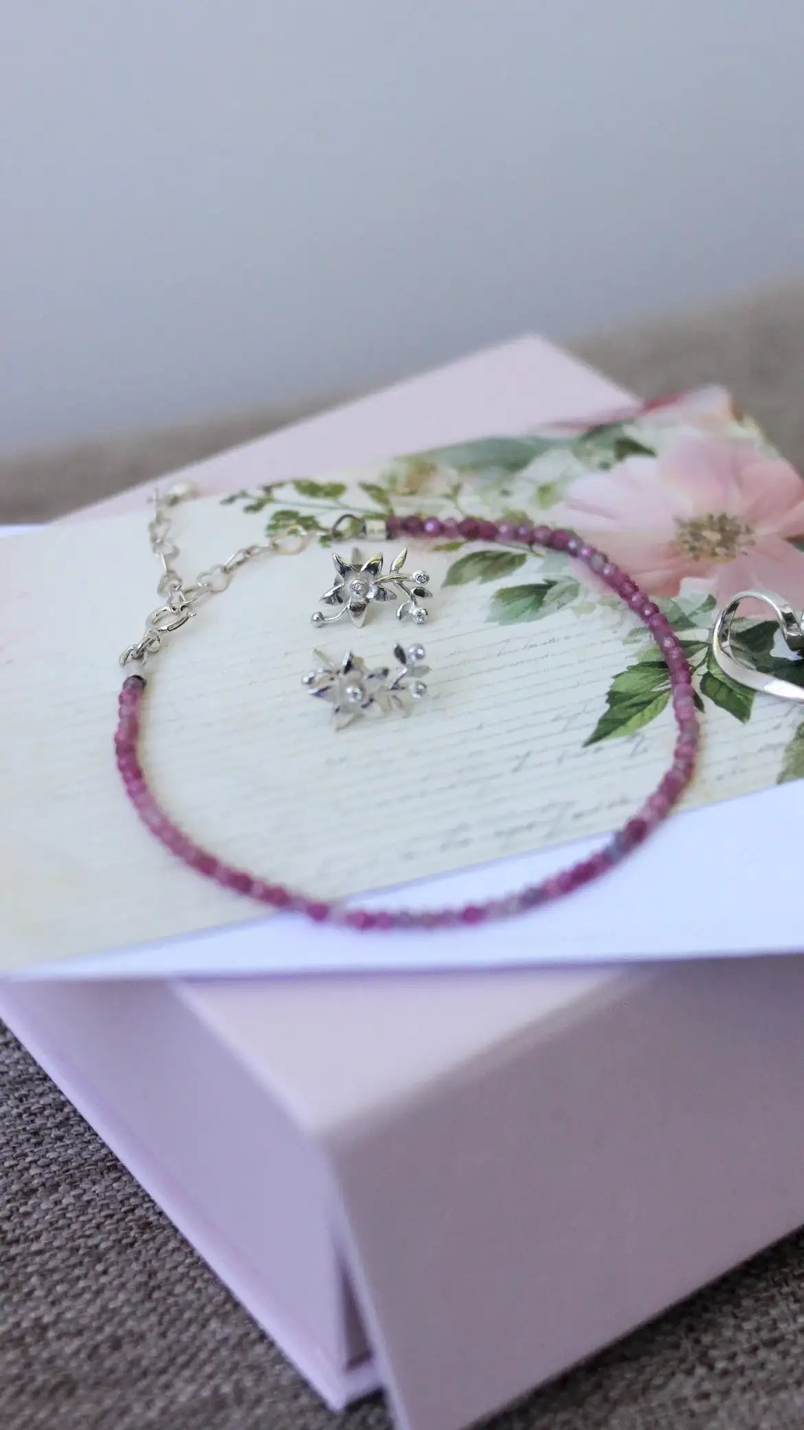 Pulseira charme em Turmalina Rosa
