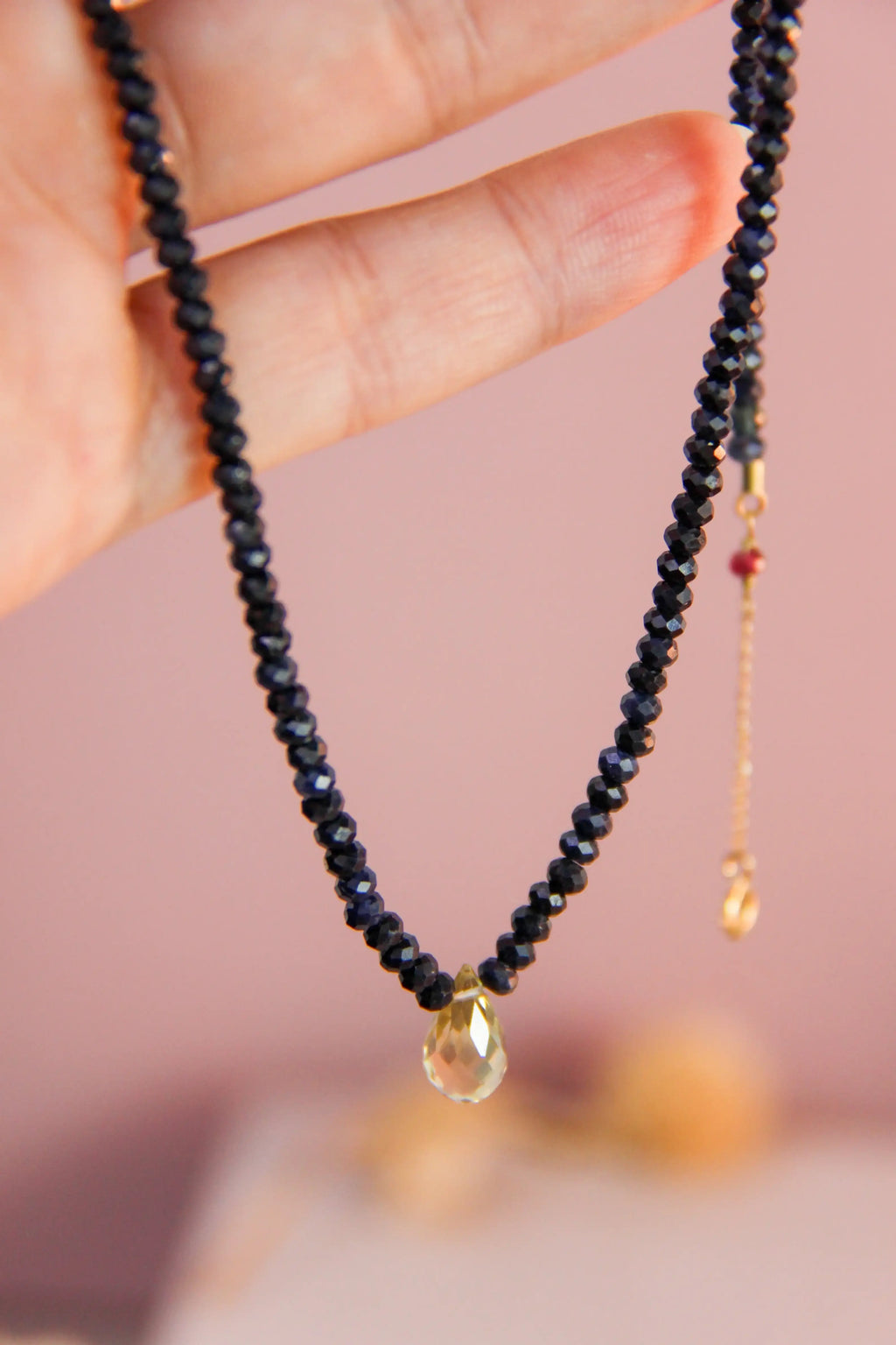 Colar em Safiras com Gota facetada | ouro 18k