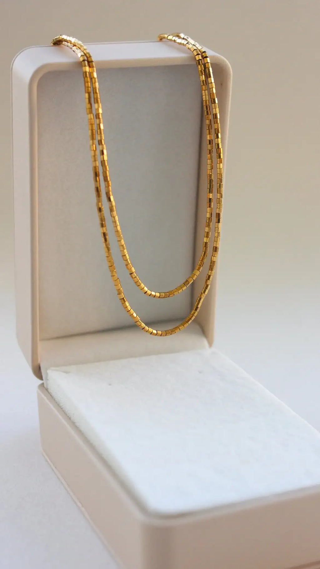 Colar Raio de Sol em Hematitas | linha ouro 18k