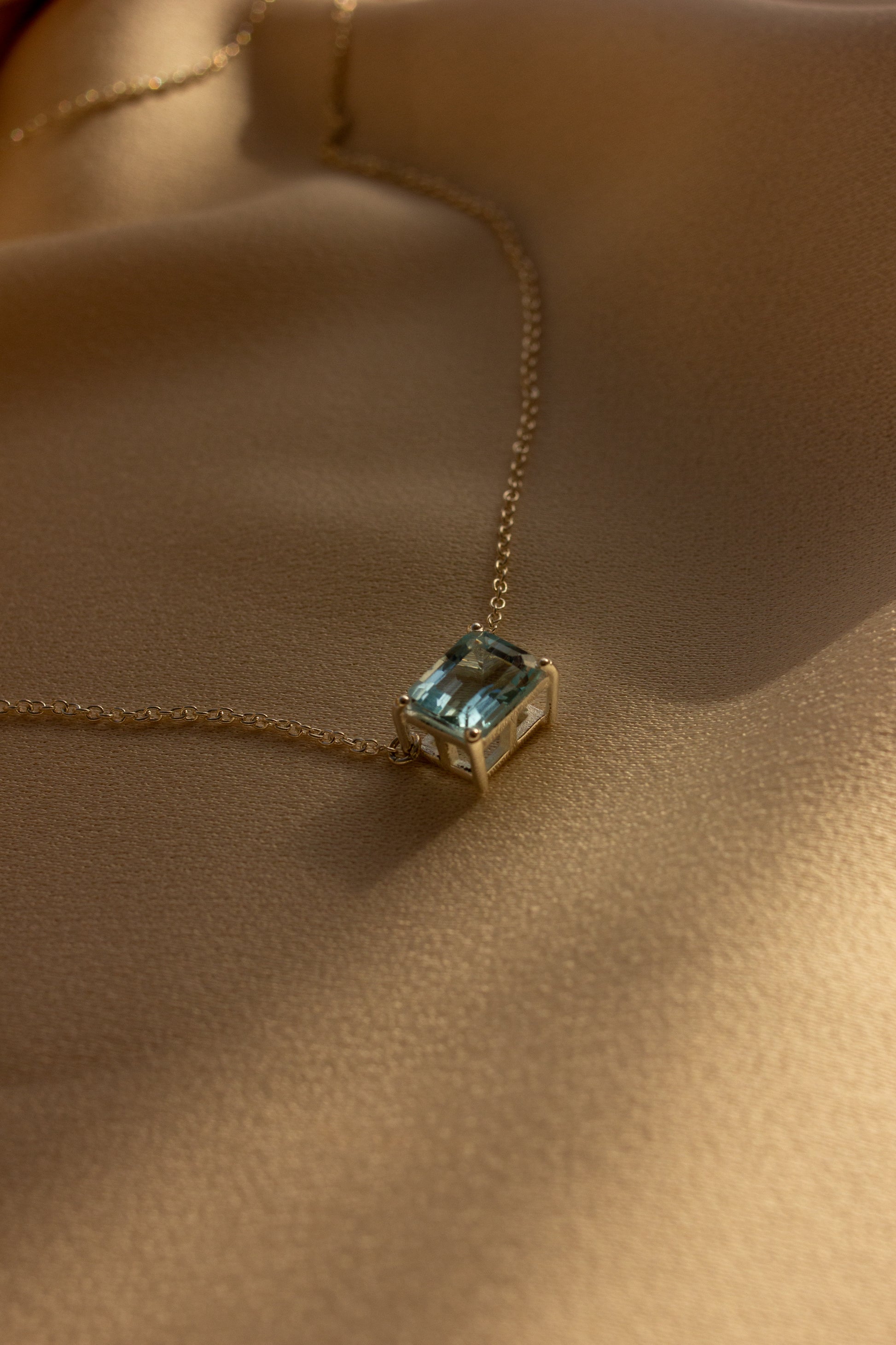 Colar Topázio Azul | Linha Prata