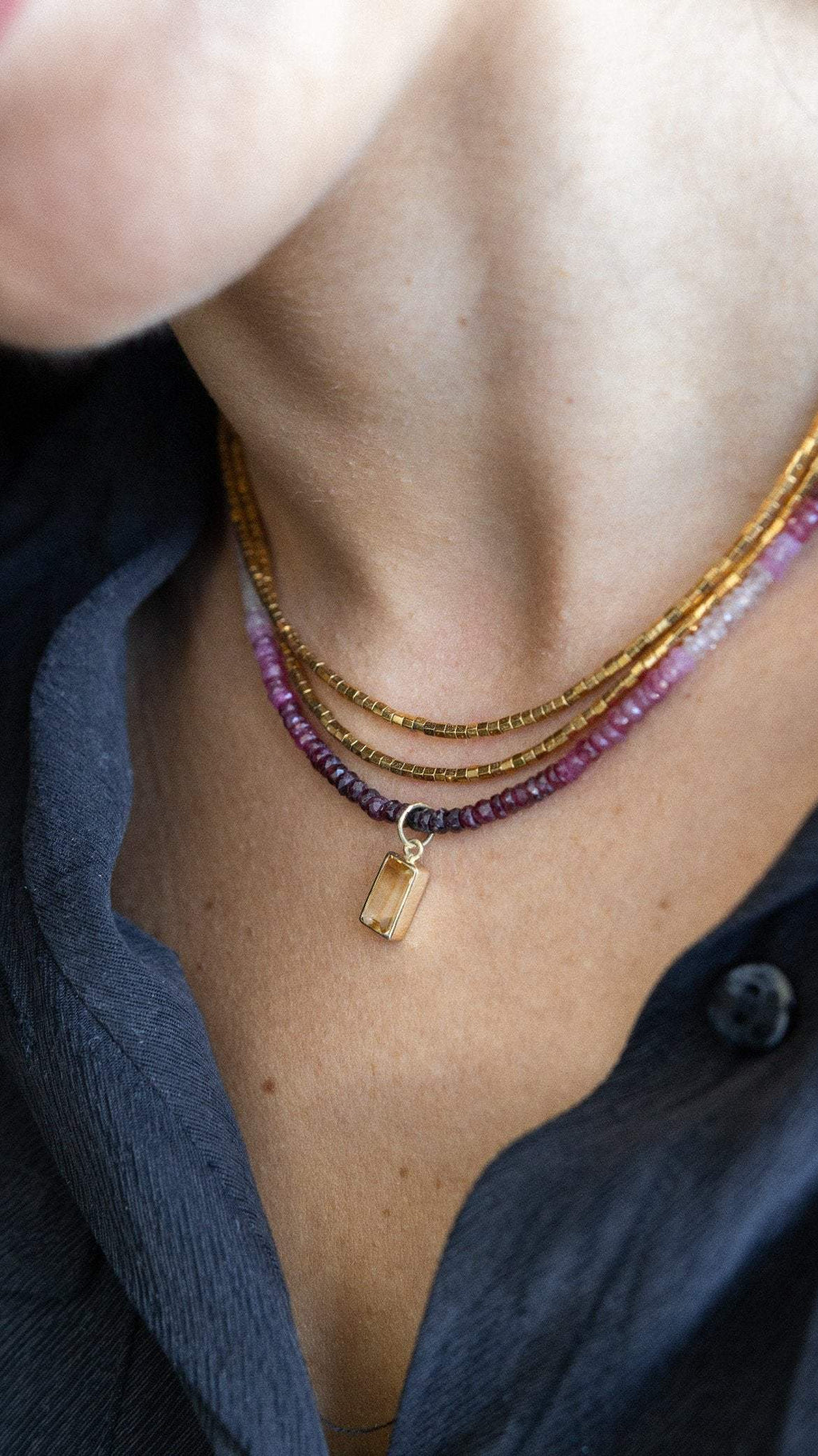 Colar Raio de Sol em Hematitas | linha ouro 18k