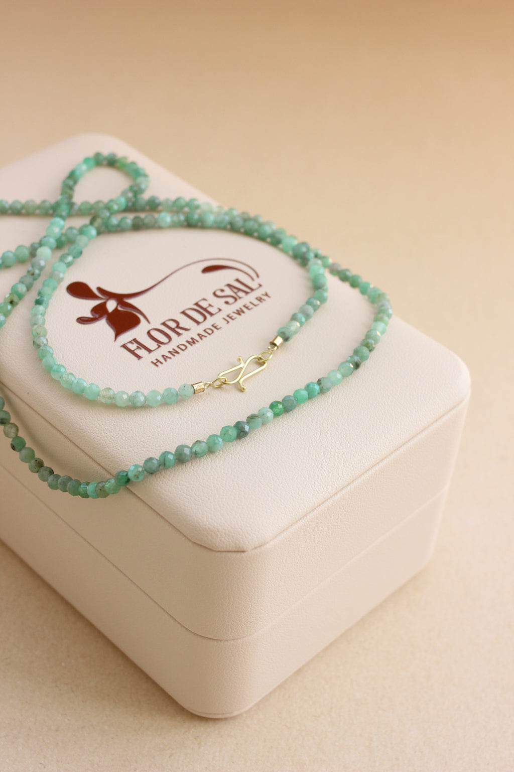 Colar em Esmeraldas Facetadas | Ouro 18k