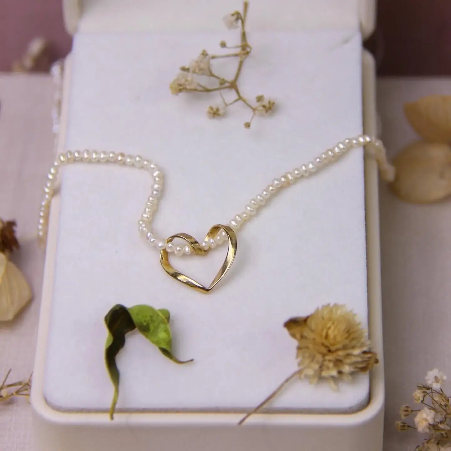 Colar mini pérolas linha ouro 18k