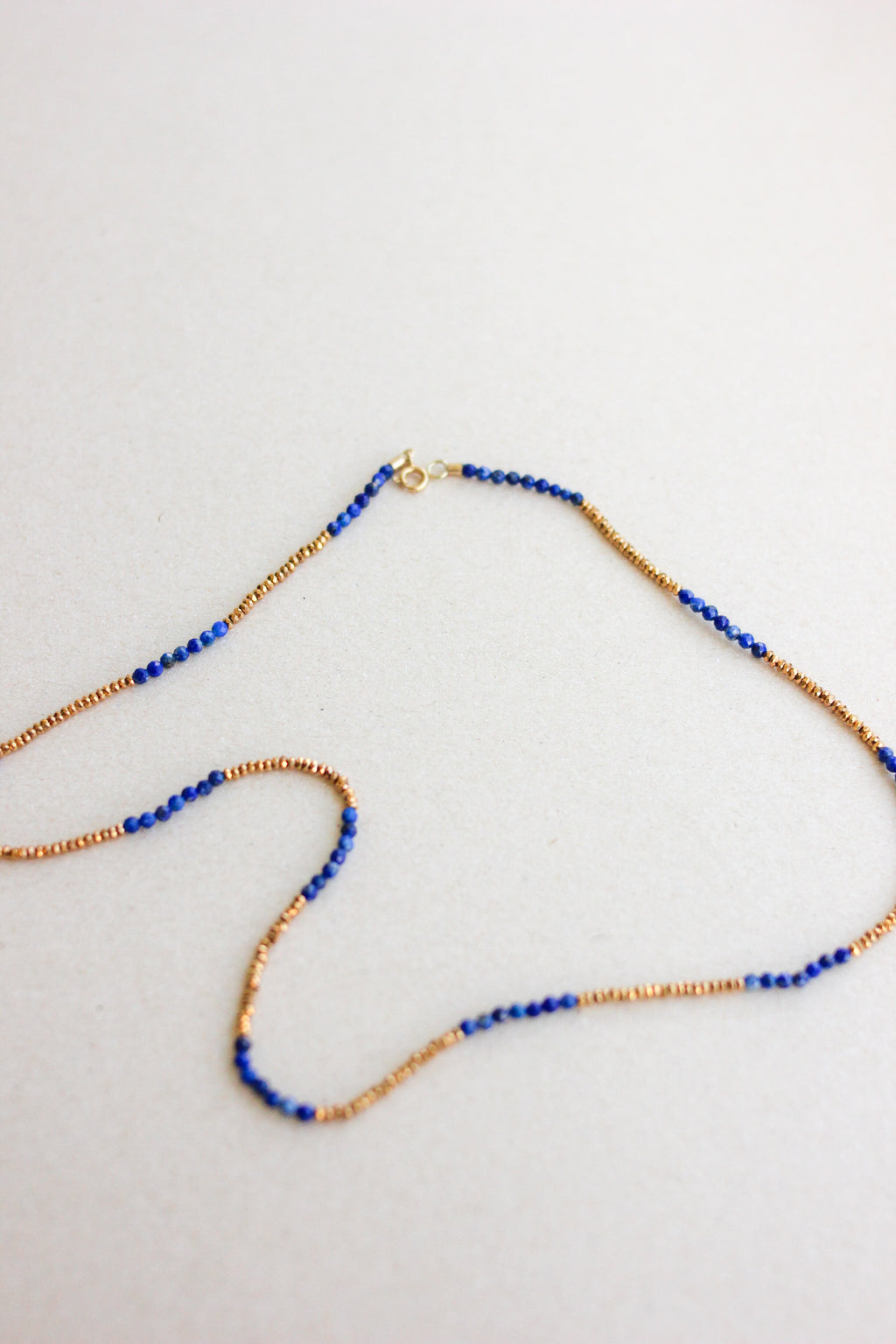 Colar Sodalita + Hematitas | linha ouro 18k