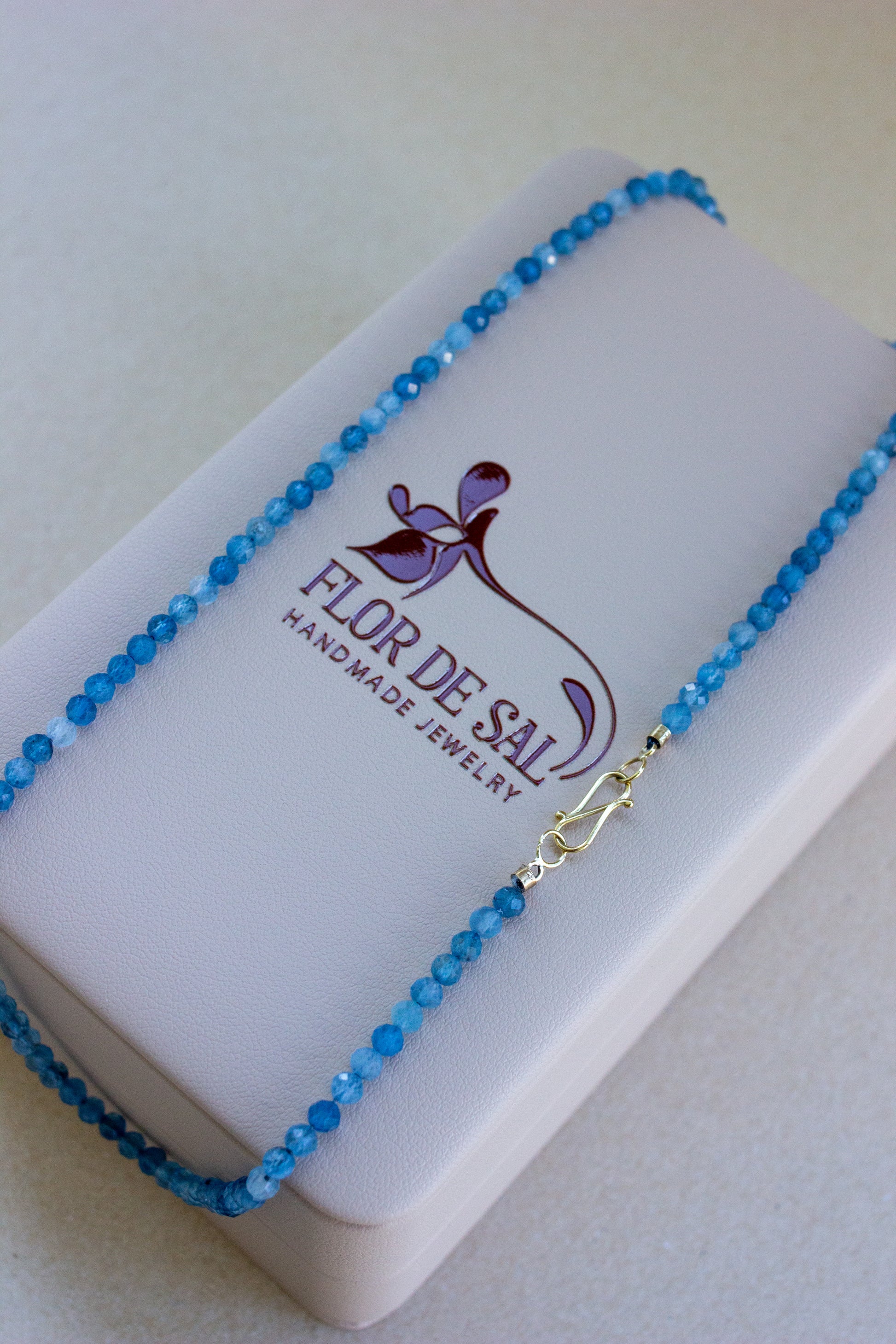 Colar Água Marinha | Fecho infinito | Ouro 18k