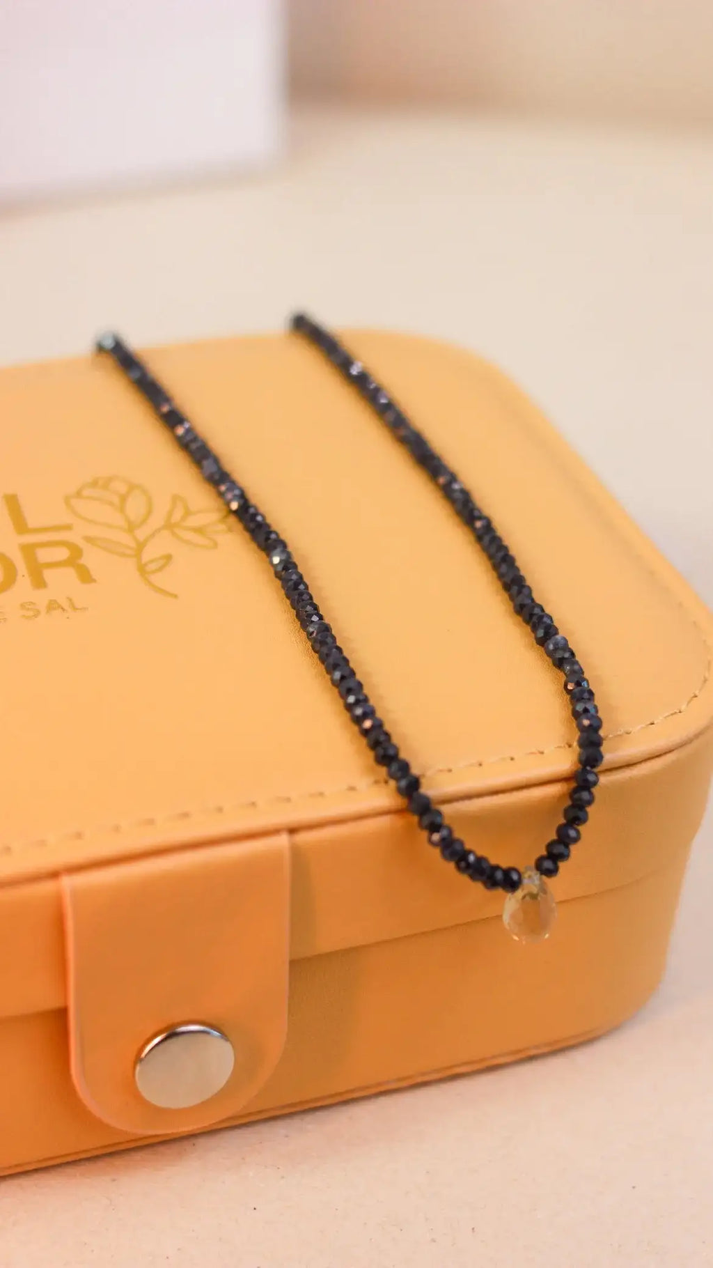 Colar em Safiras com Gota facetada | ouro 18k