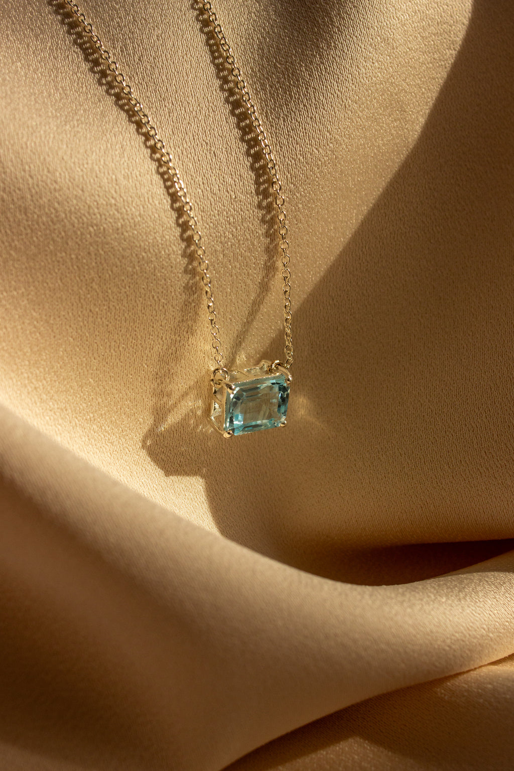 Colar Topázio Azul | Linha Prata