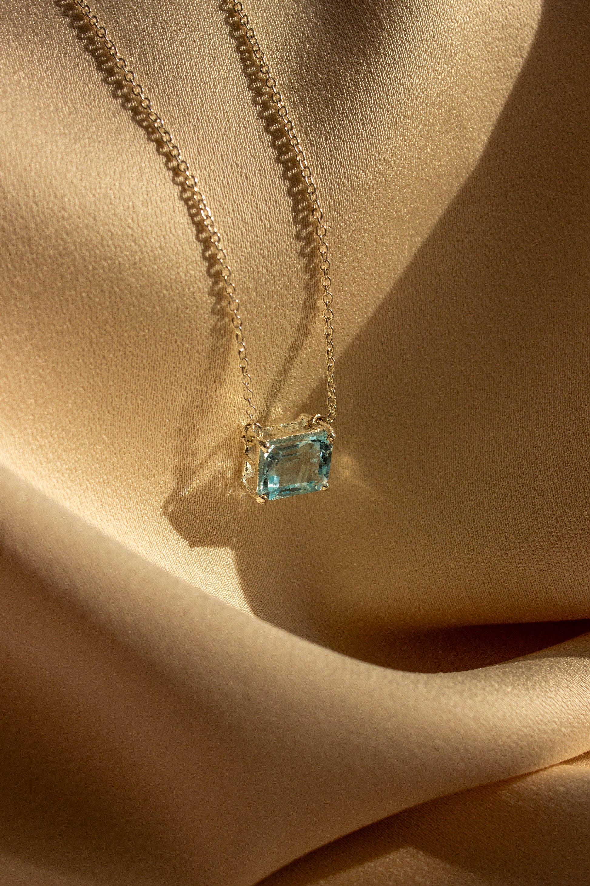 Colar Topázio Azul | Linha Prata