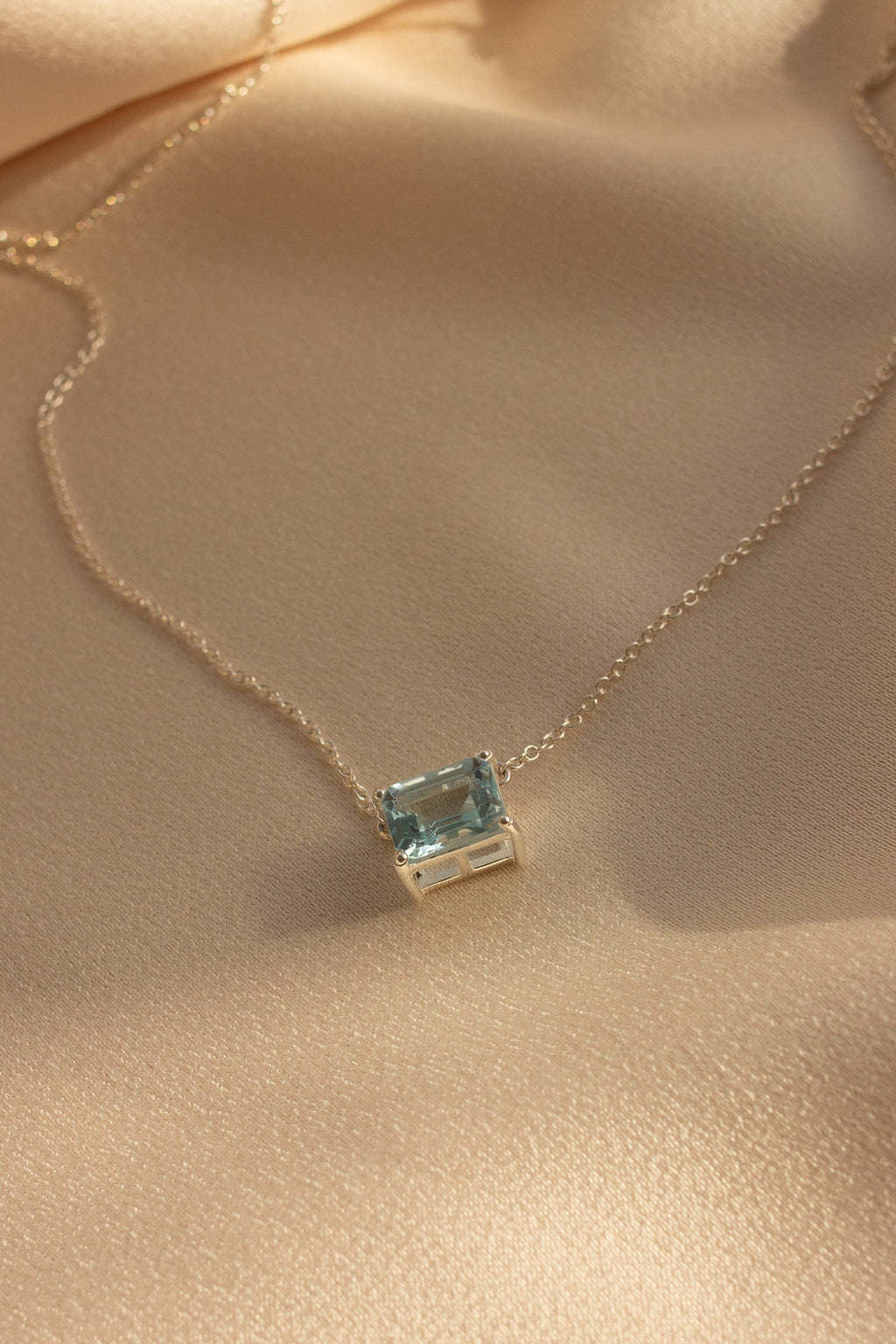 Colar Topázio Azul | Linha Prata