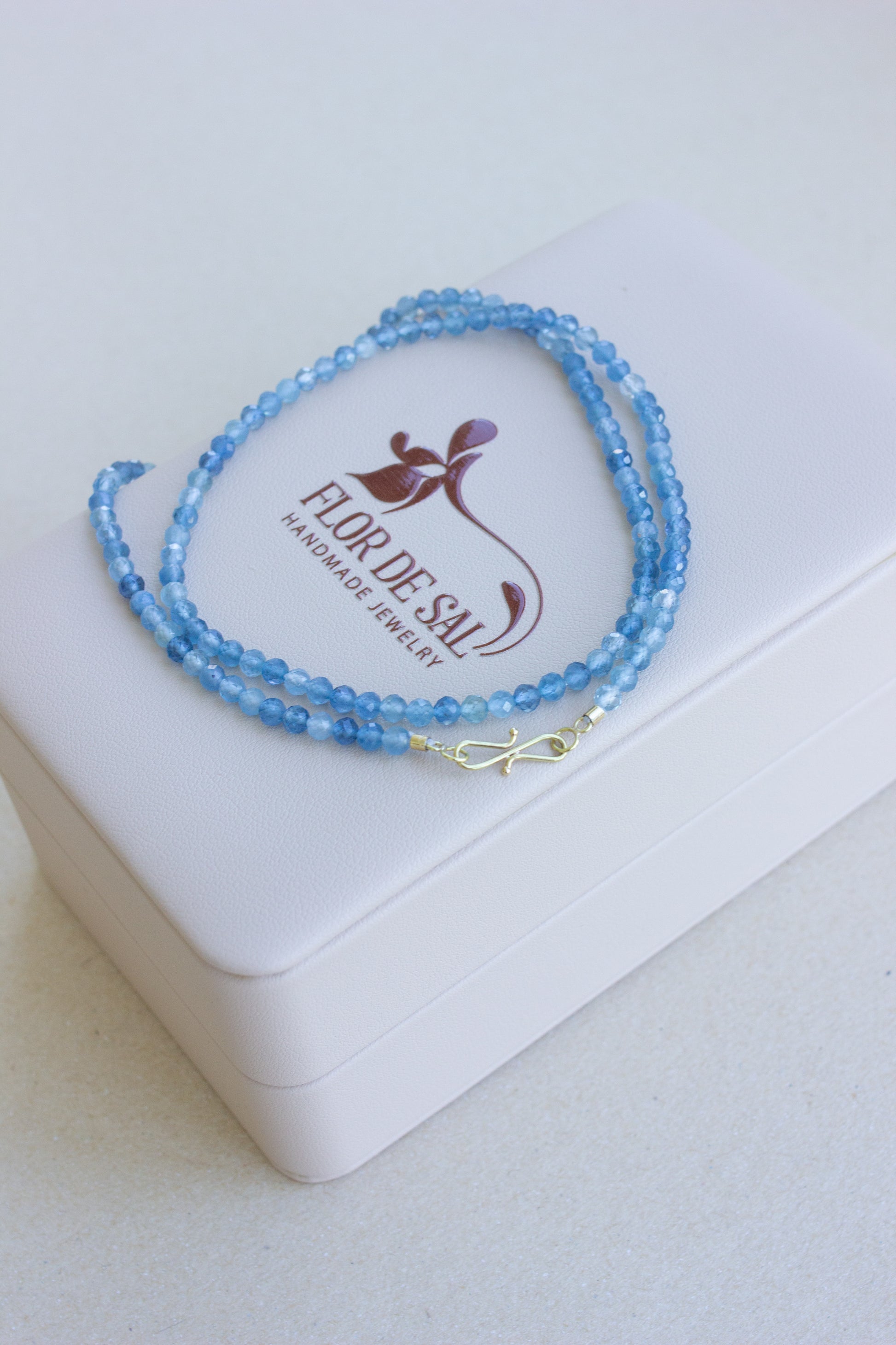 Colar Água Marinha | Fecho infinito | Ouro 18k