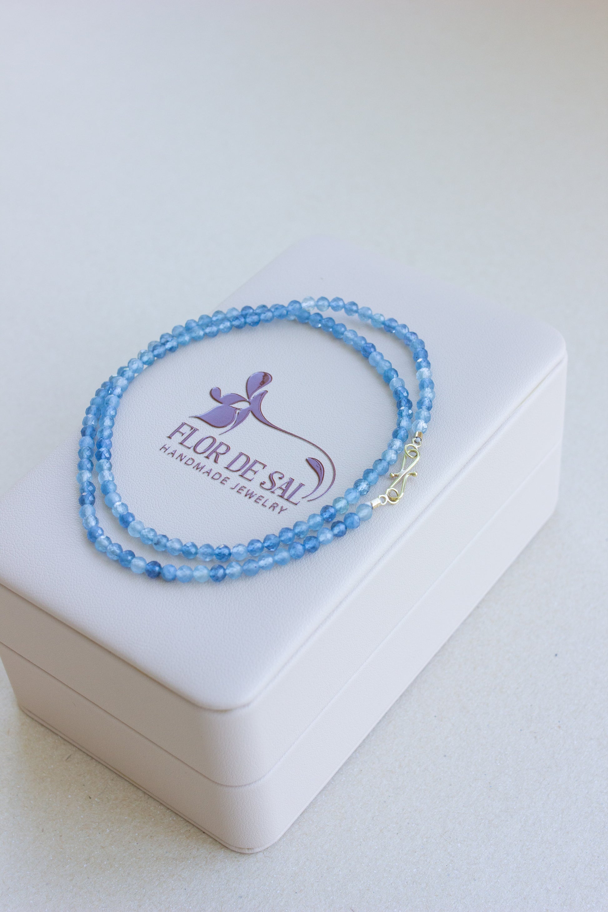 Colar Água Marinha | Fecho infinito | Ouro 18k