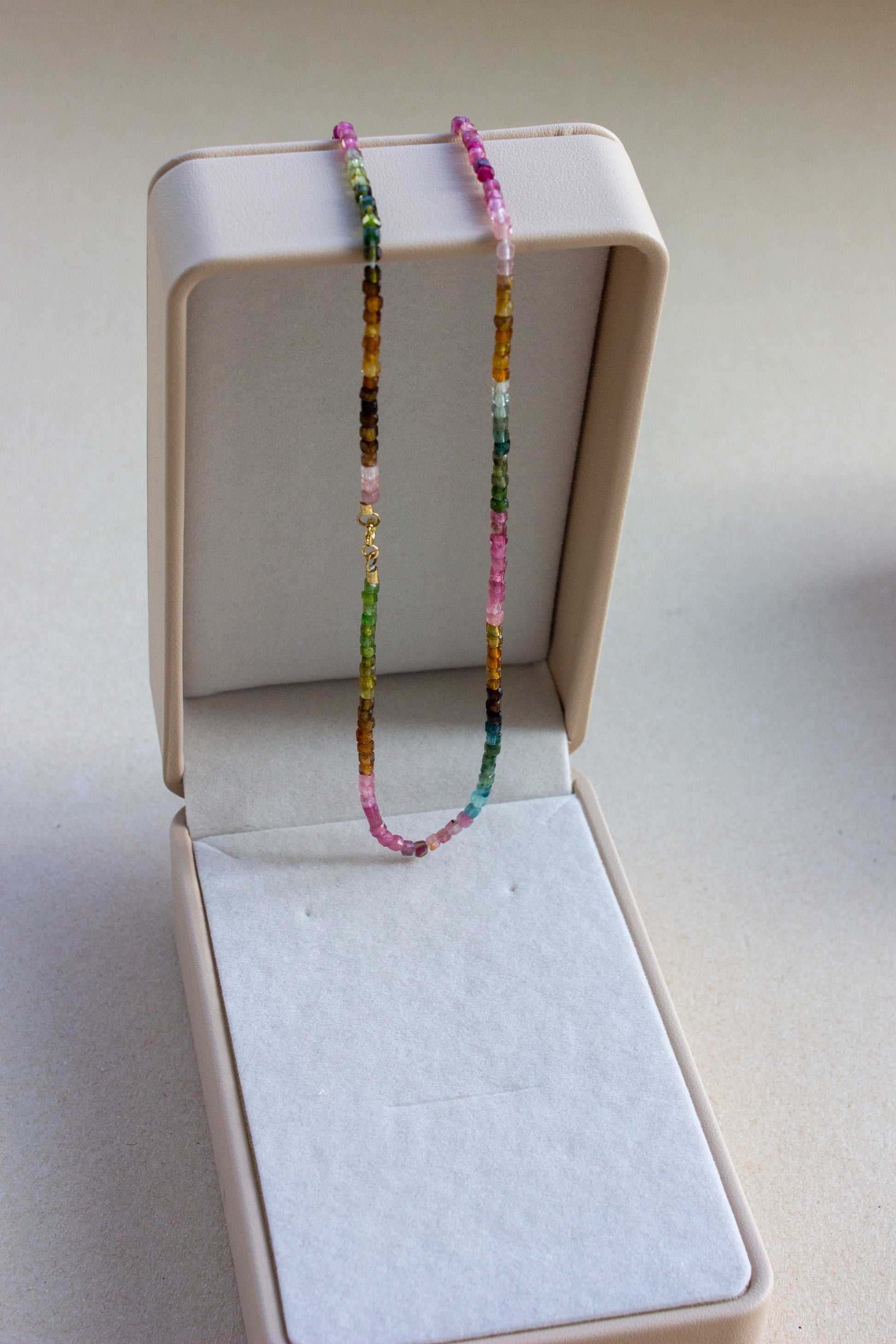 Colar em Turmalina lapidação Cubo | ouro 18k