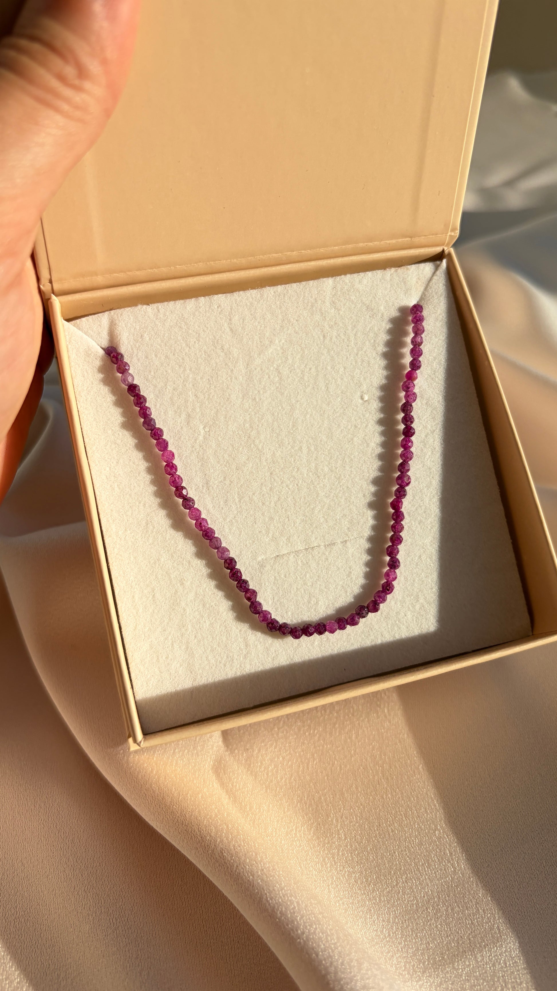 Colar Ana em Rubi 18k