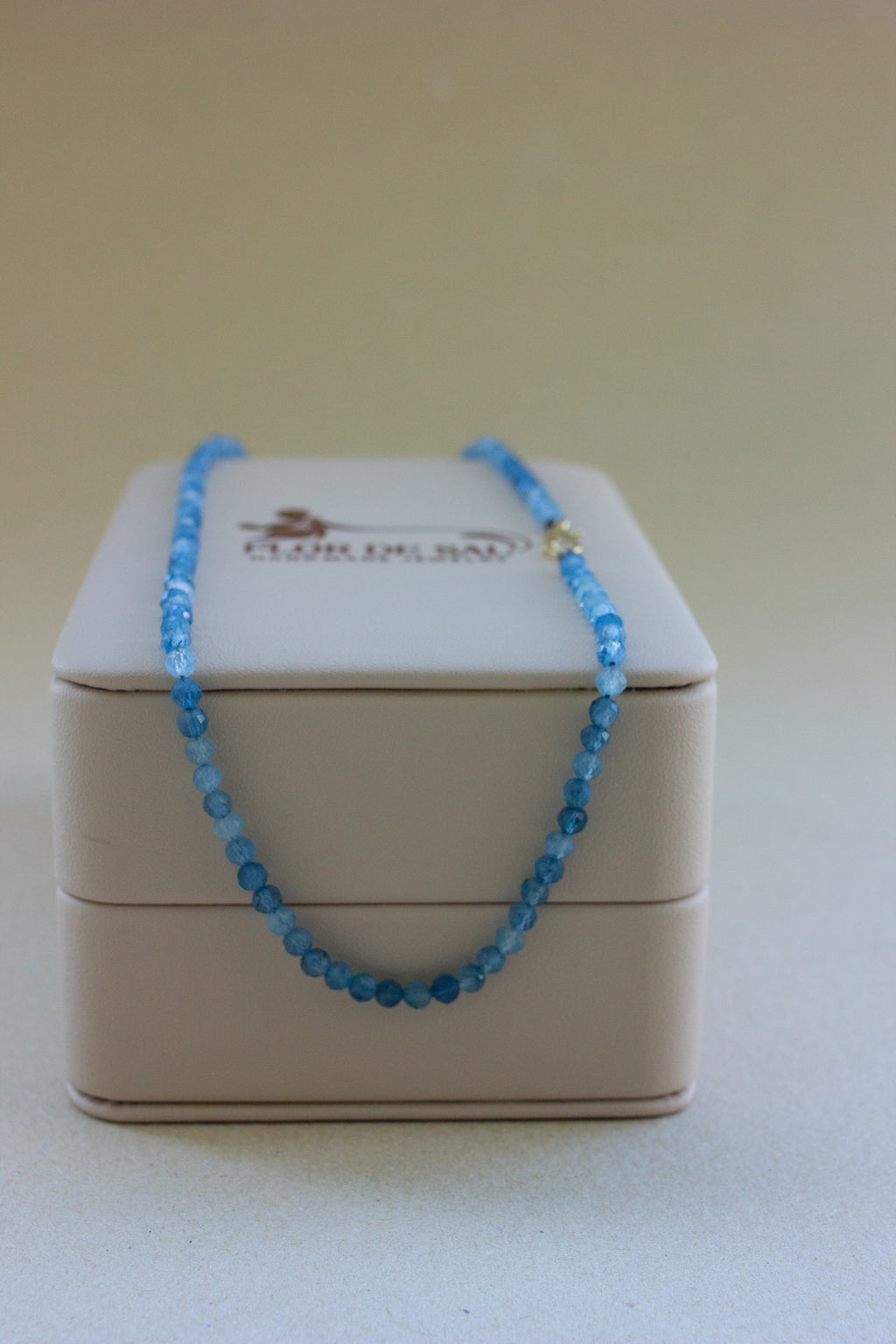 Colar Água Marinha | Fecho infinito | Ouro 18k