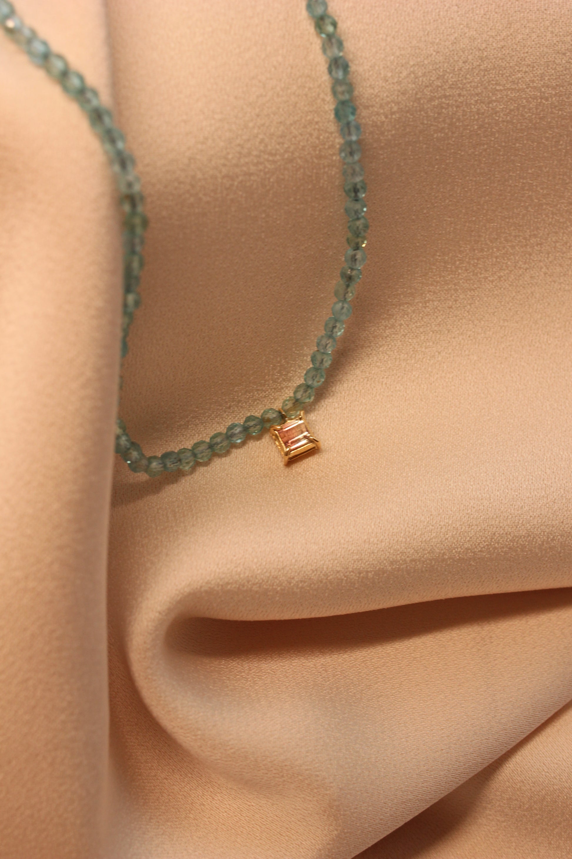 Colar Apatita & Turmalina Bicolor | Ouro 18k