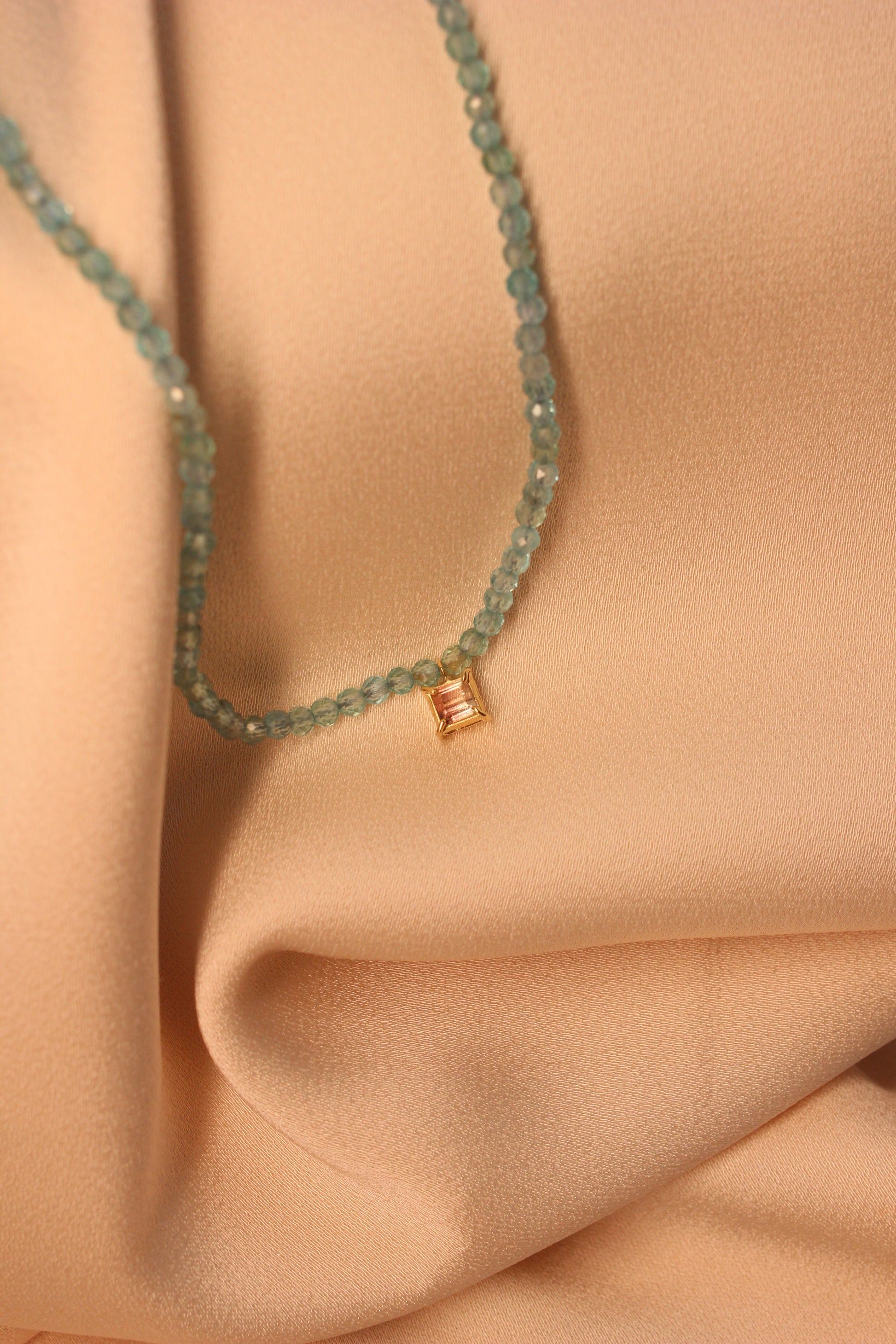 Colar Apatita & Turmalina Bicolor | Ouro 18k