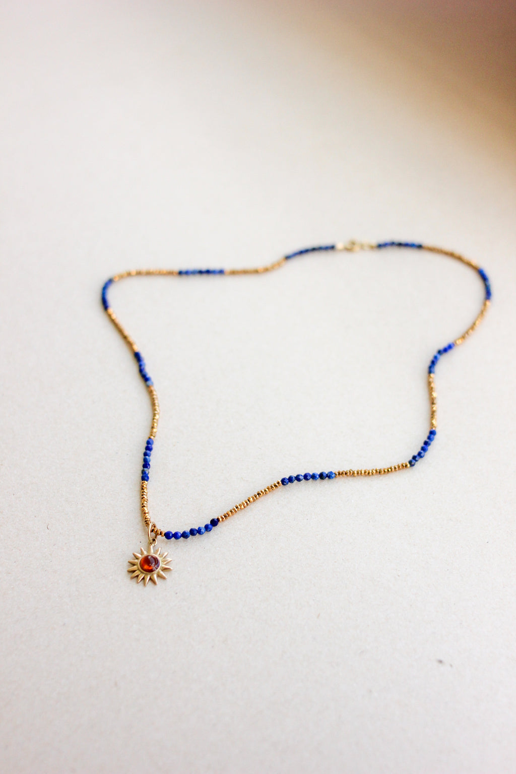 Colar Sodalita + Hematitas | linha ouro 18k
