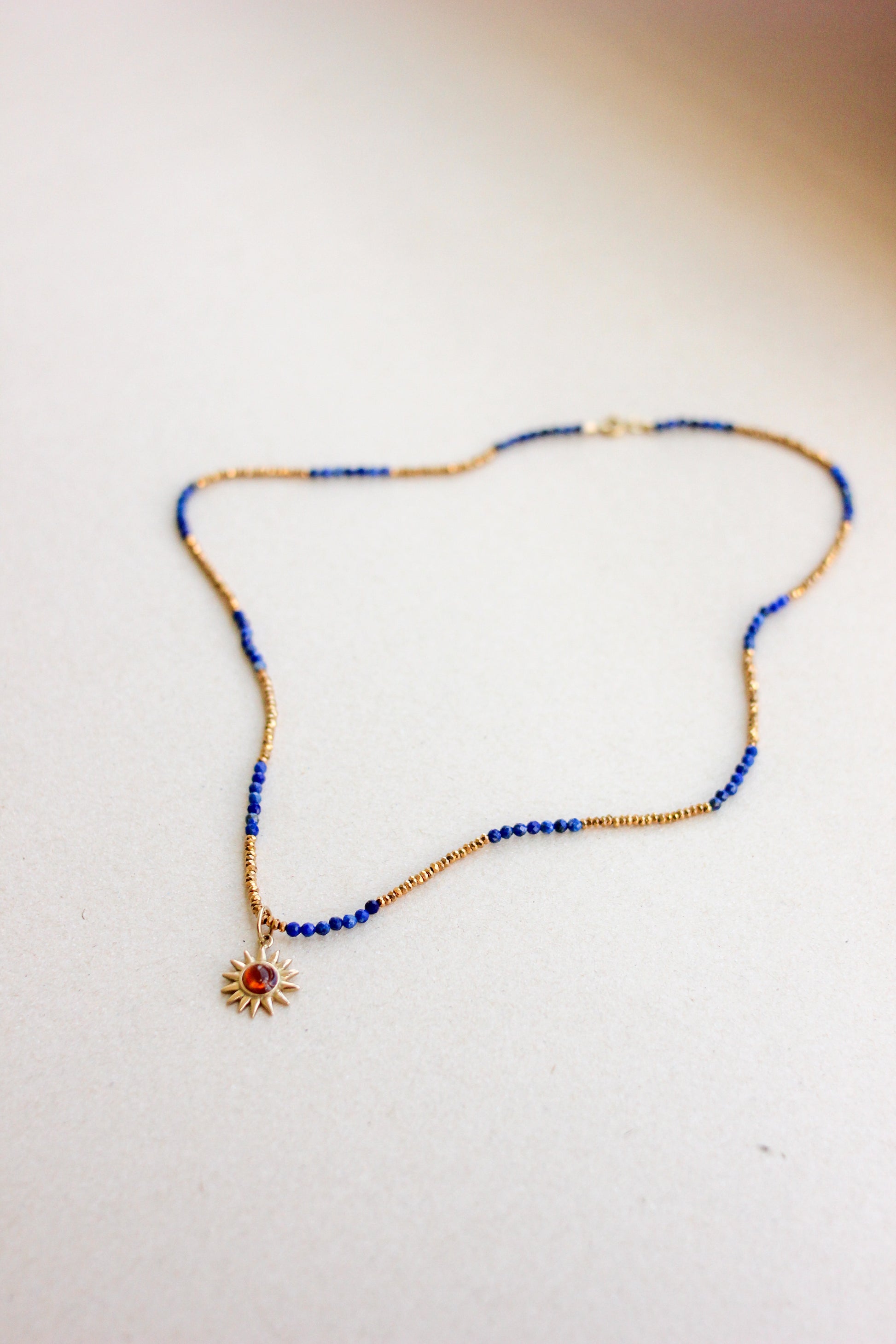 Colar Sodalita + Hematitas | linha ouro 18k