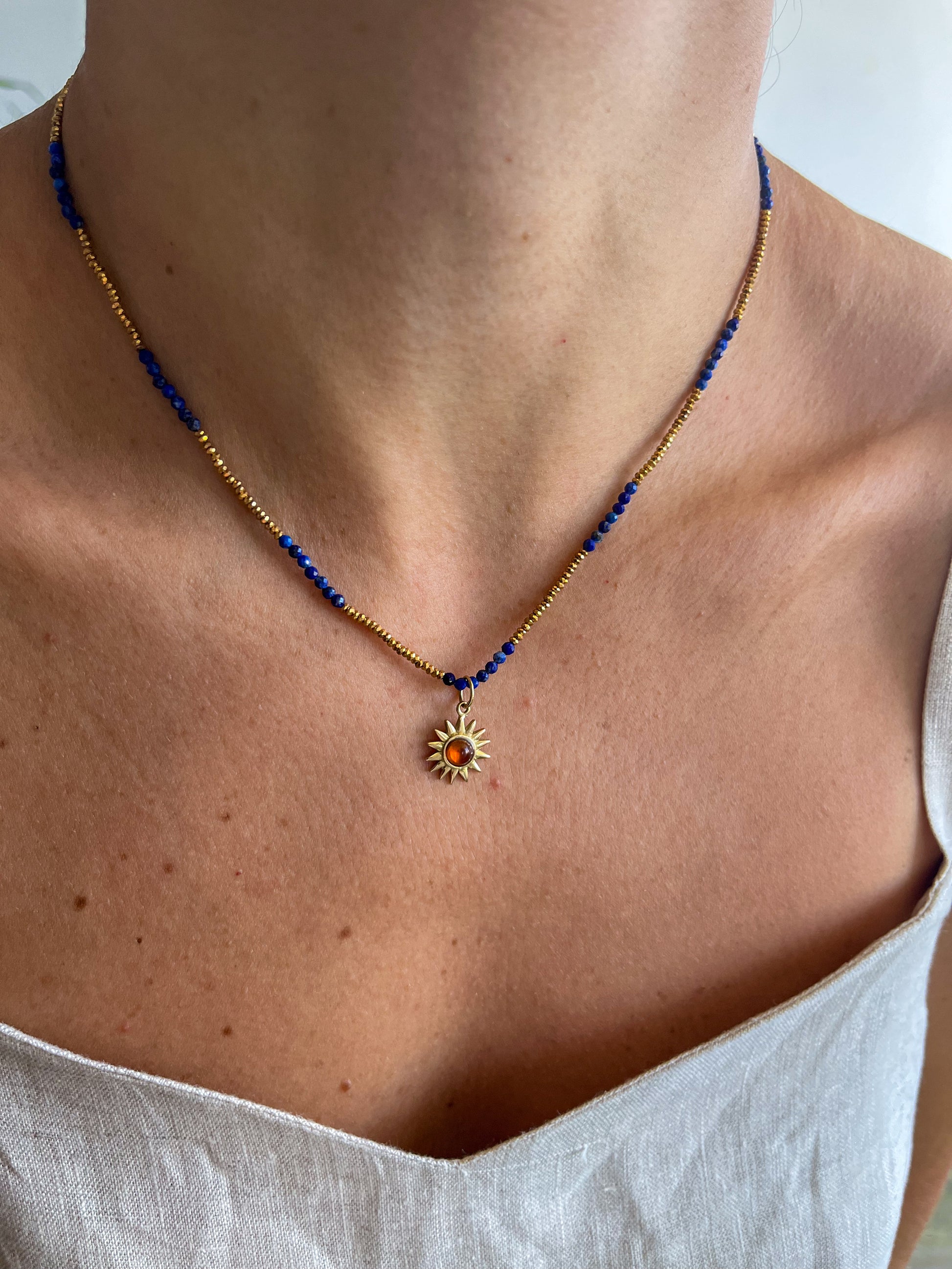 Colar Sodalita + Hematitas | linha ouro 18k