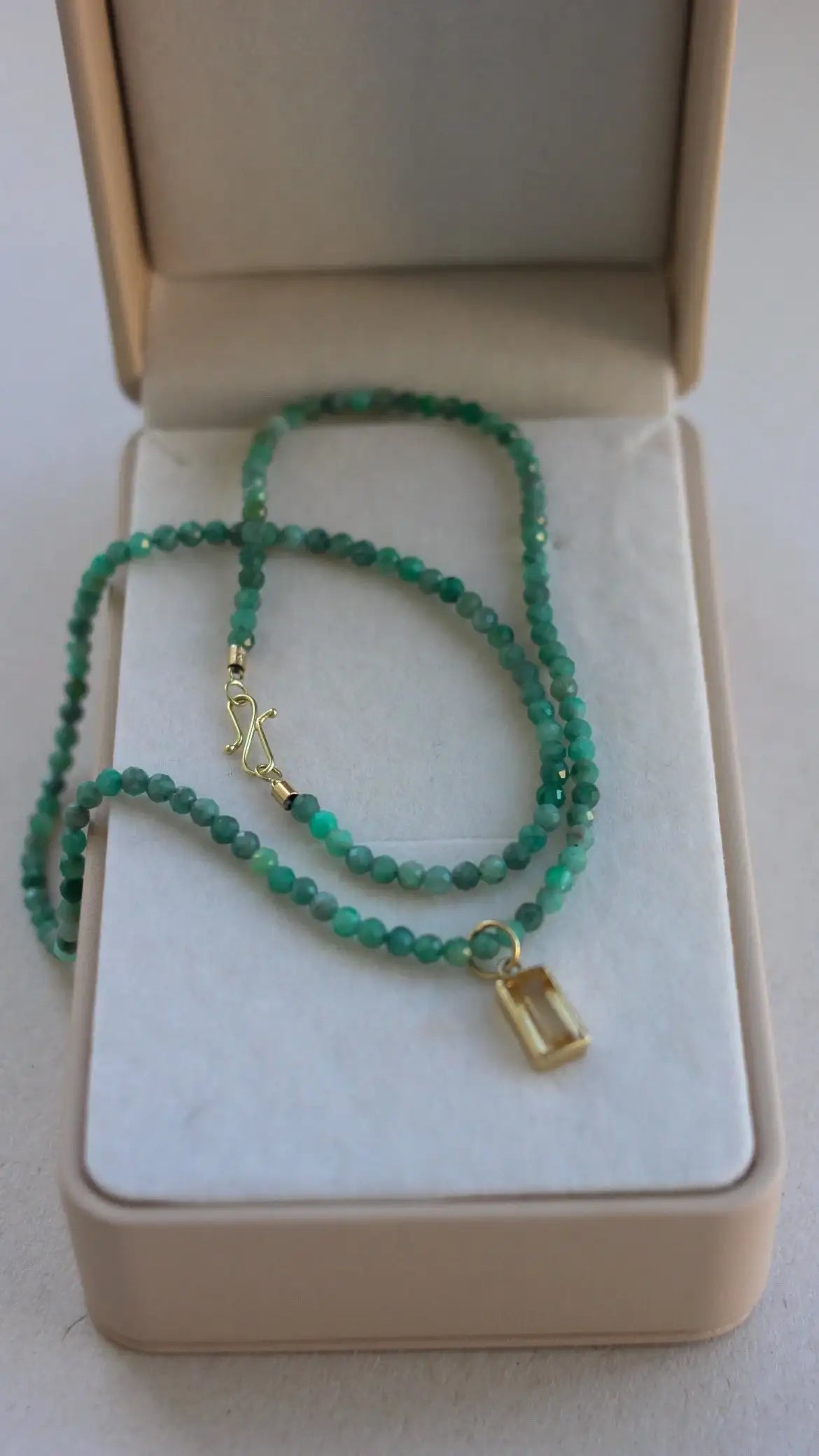 Colar em Esmeraldas Facetadas | Ouro 18k