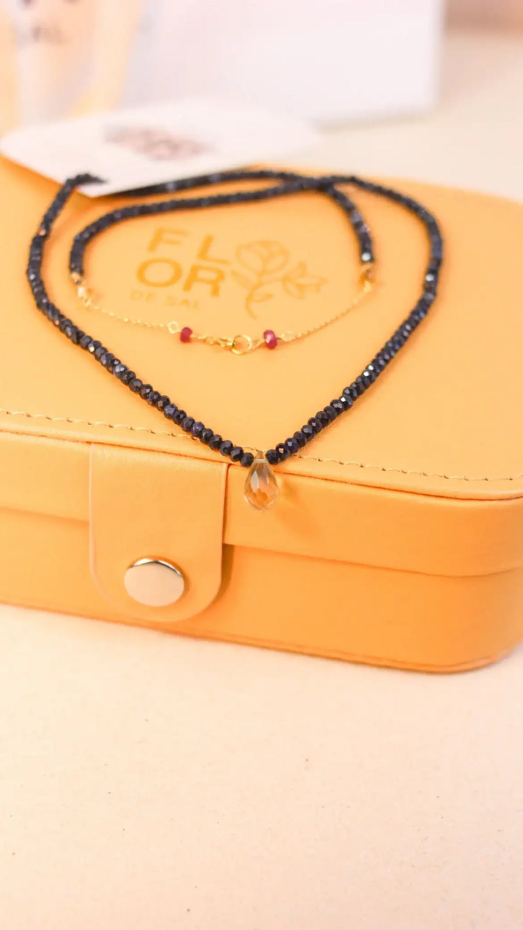 Colar em Safiras com Gota facetada | ouro 18k