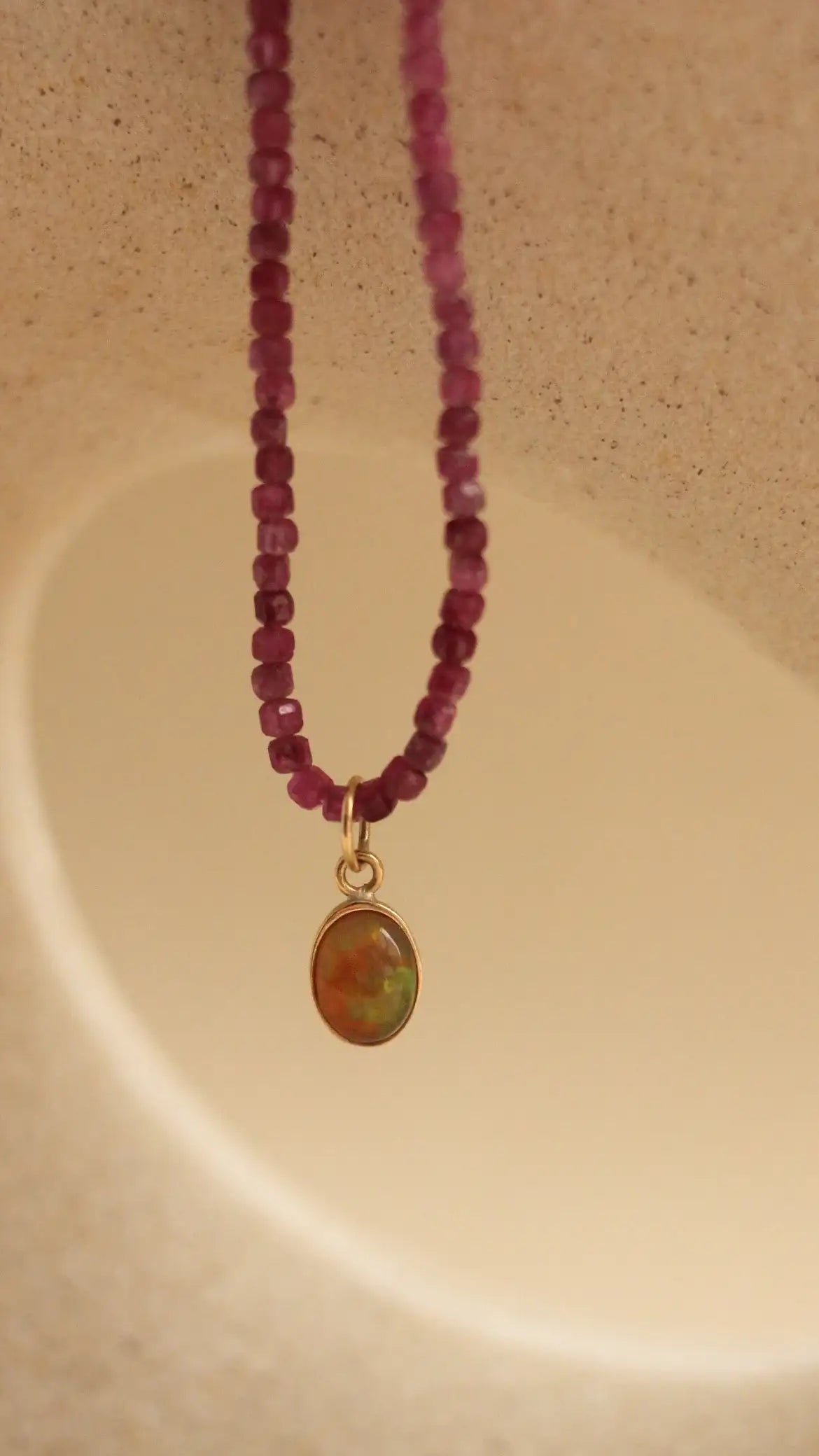 Pingente Opala de Fogo | Linha ouro 18k
